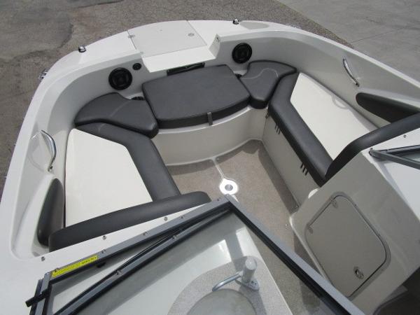 2016 Stingray boat for sale, model of the boat is 201 DC & Image # 10 of 32
