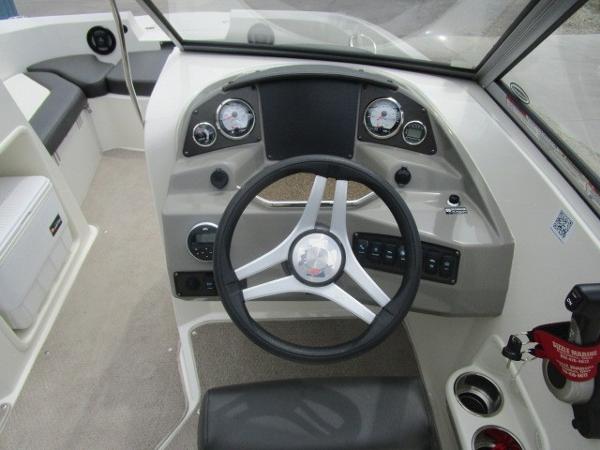 2016 Stingray boat for sale, model of the boat is 201 DC & Image # 23 of 32
