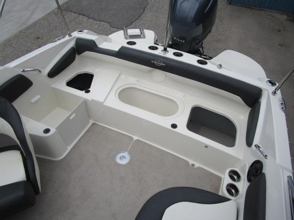 2016 Stingray boat for sale, model of the boat is 201 DC & Image # 27 of 32