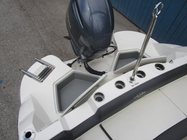 2016 Stingray boat for sale, model of the boat is 201 DC & Image # 30 of 32
