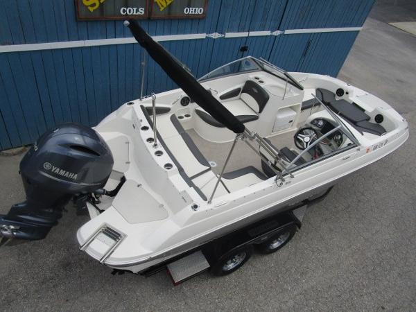 2016 Stingray boat for sale, model of the boat is 201 DC & Image # 7 of 32