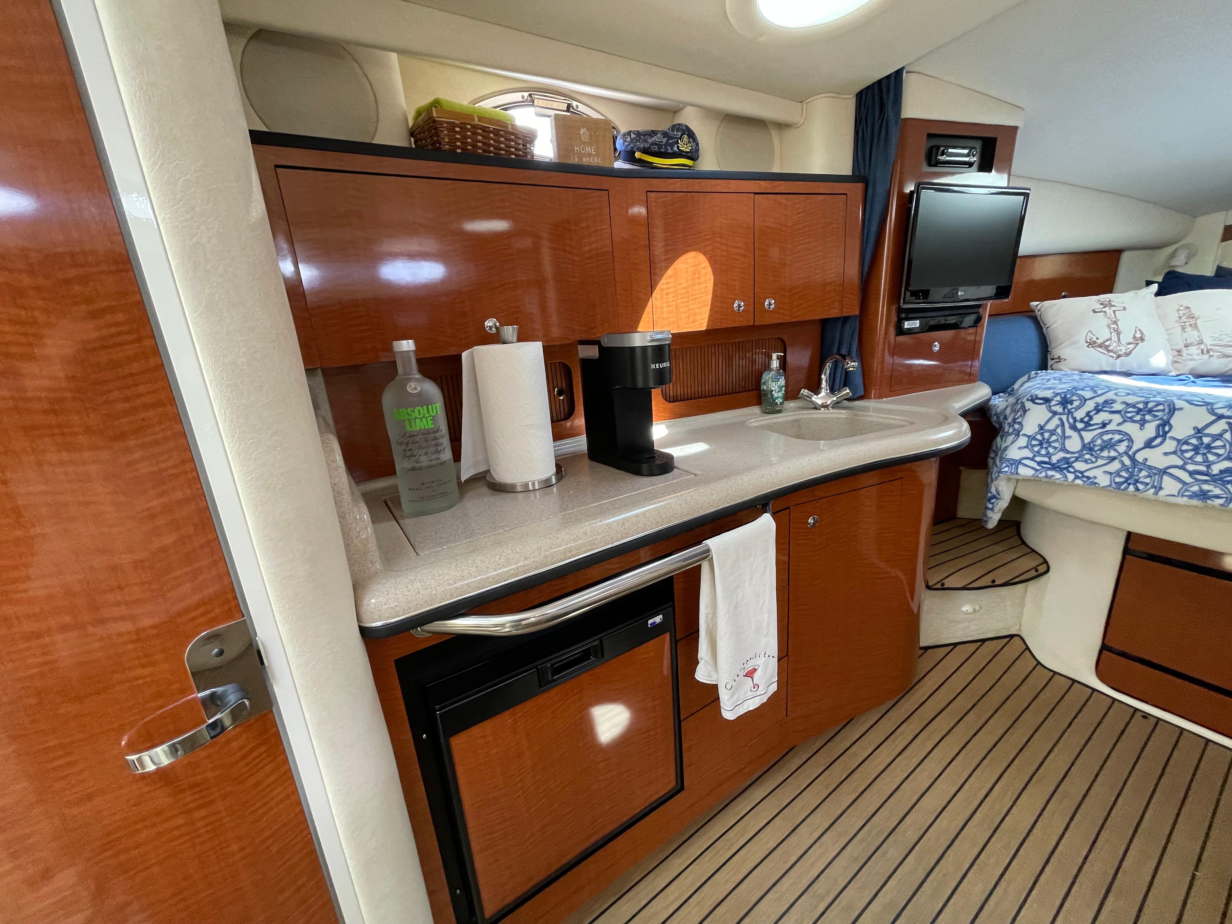 2004-sea-ray-320-sundancer-power-9801013-20250520090501038-1_XLARGE