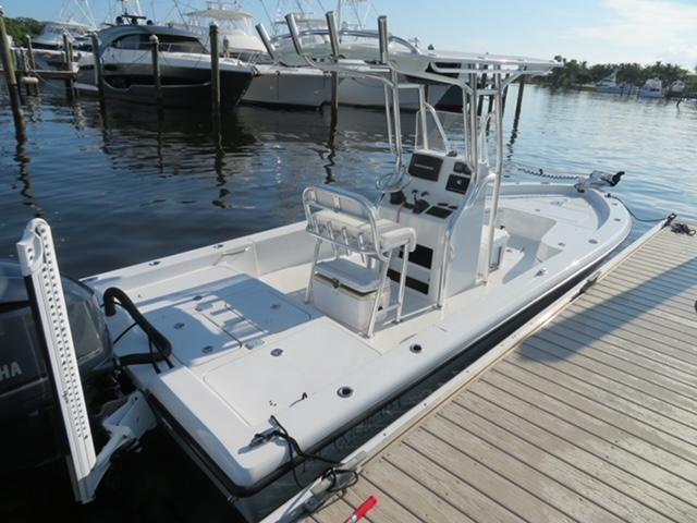 Islamorada Boatworks 24 - Profile at Dock