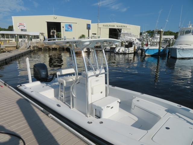 Islamorada Boatworks 24 - Profile at Dock