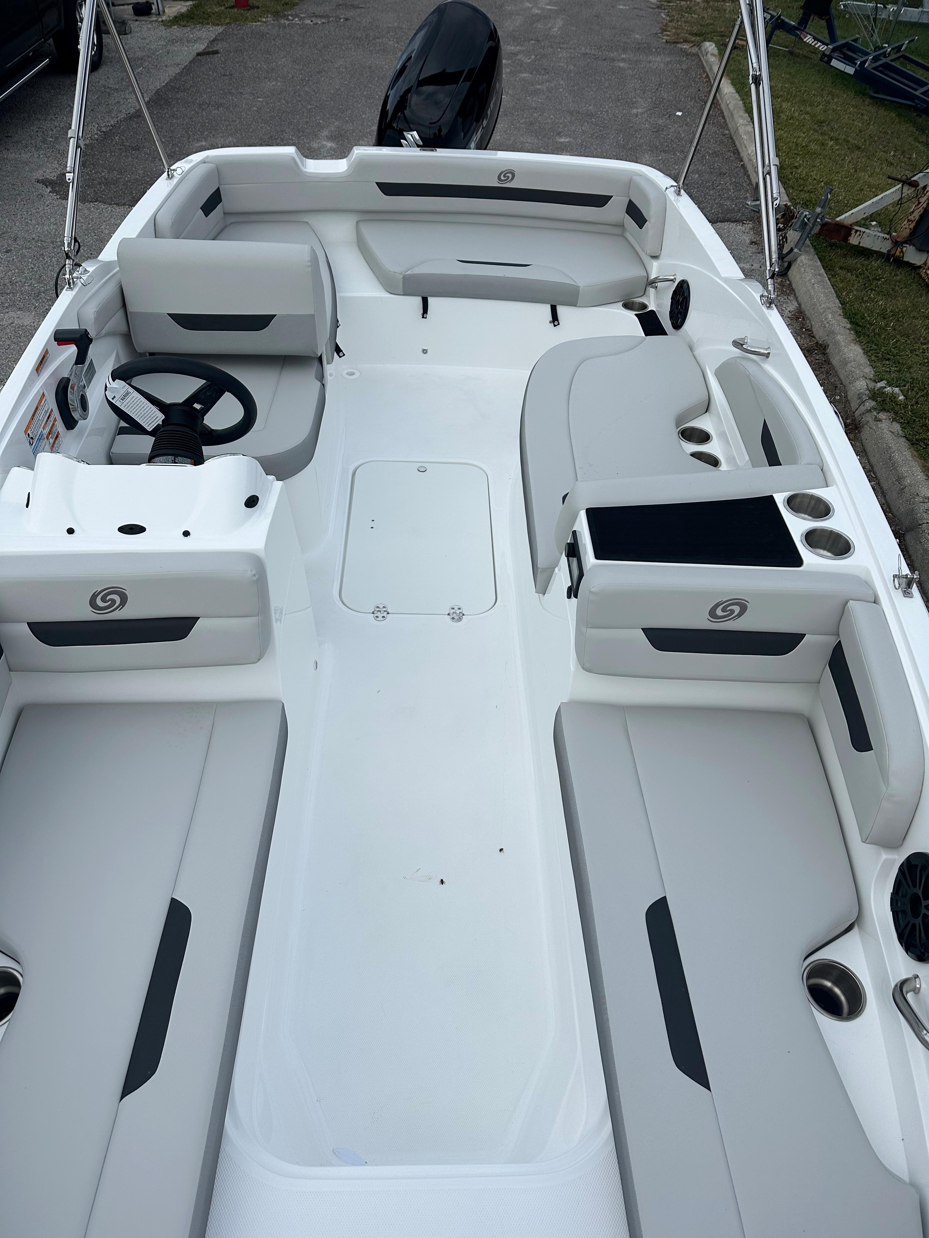 2024 Hurricane SunDeck Sport 185 OB-3