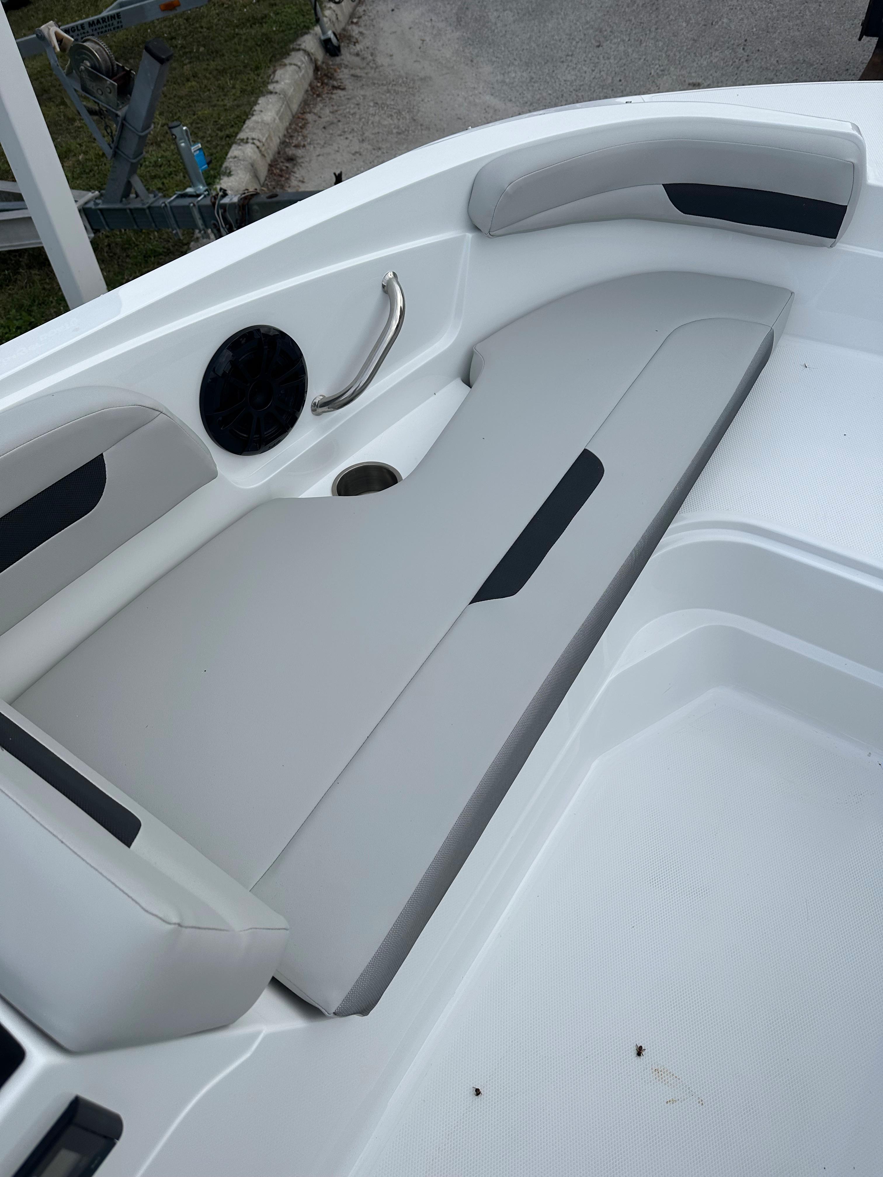 2024 Hurricane SunDeck Sport 185 OB-5