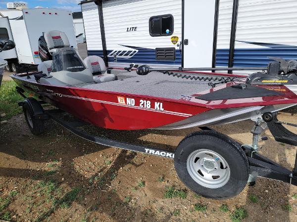 2017 Tracker Boats boat for sale, model of the boat is Pro 170 & Image # 1 of 13
