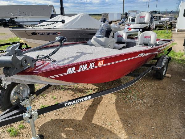 2017 Tracker Boats boat for sale, model of the boat is Pro 170 & Image # 4 of 13