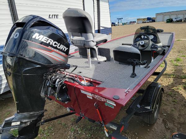 2017 Tracker Boats boat for sale, model of the boat is Pro 170 & Image # 2 of 13