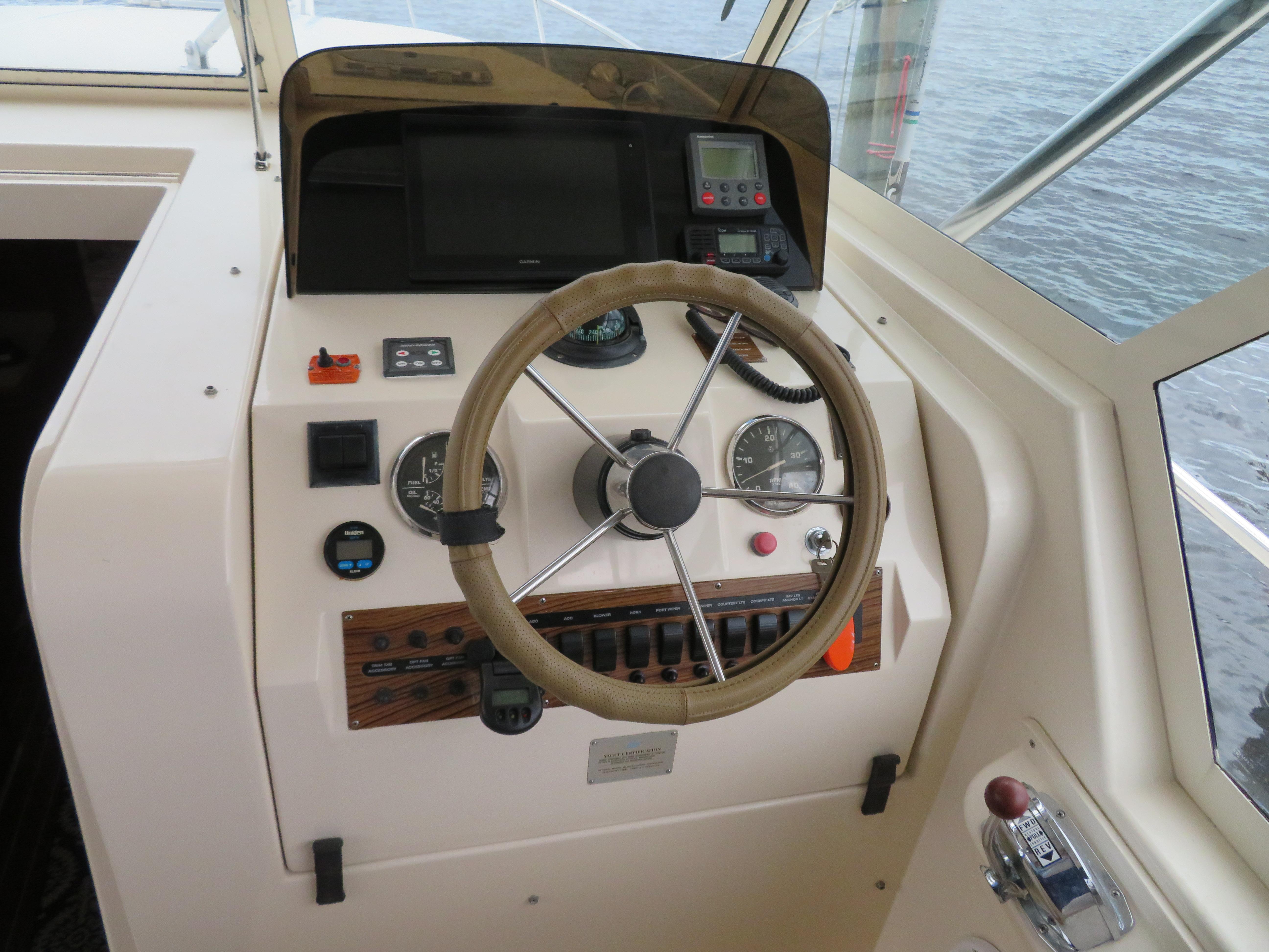 Mainship 34 Deja Vu - Helm Steering and Electronics