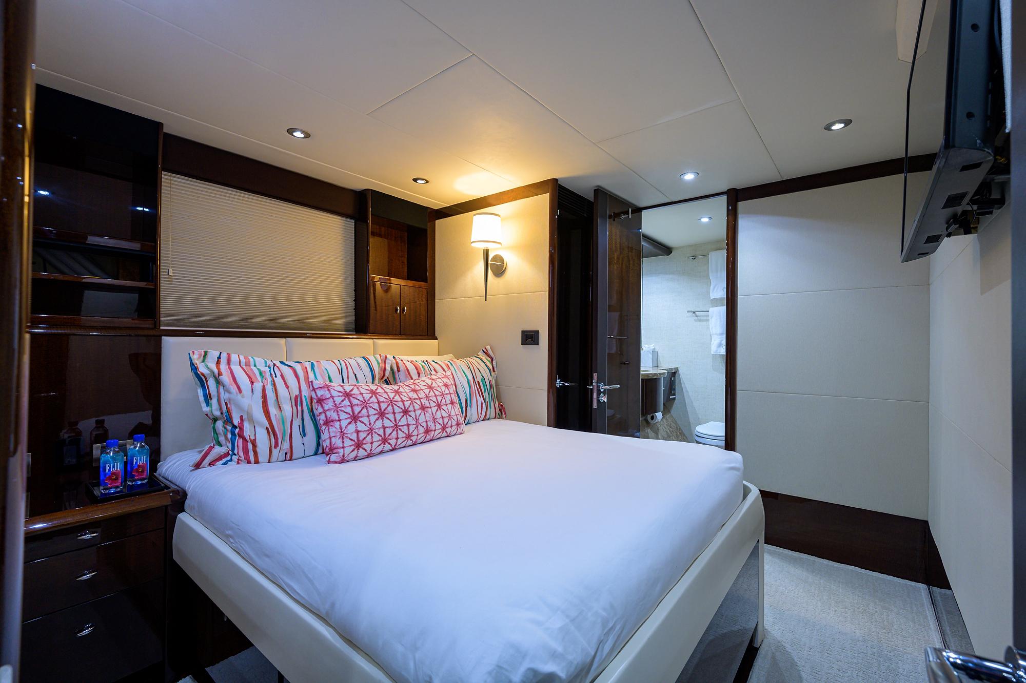 Lazzara 110 Pure Romance - Port Guest Stateroom