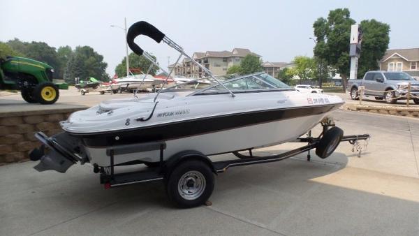2007 Four Winns boat for sale, model of the boat is 190 Horizon & Image # 2 of 19
