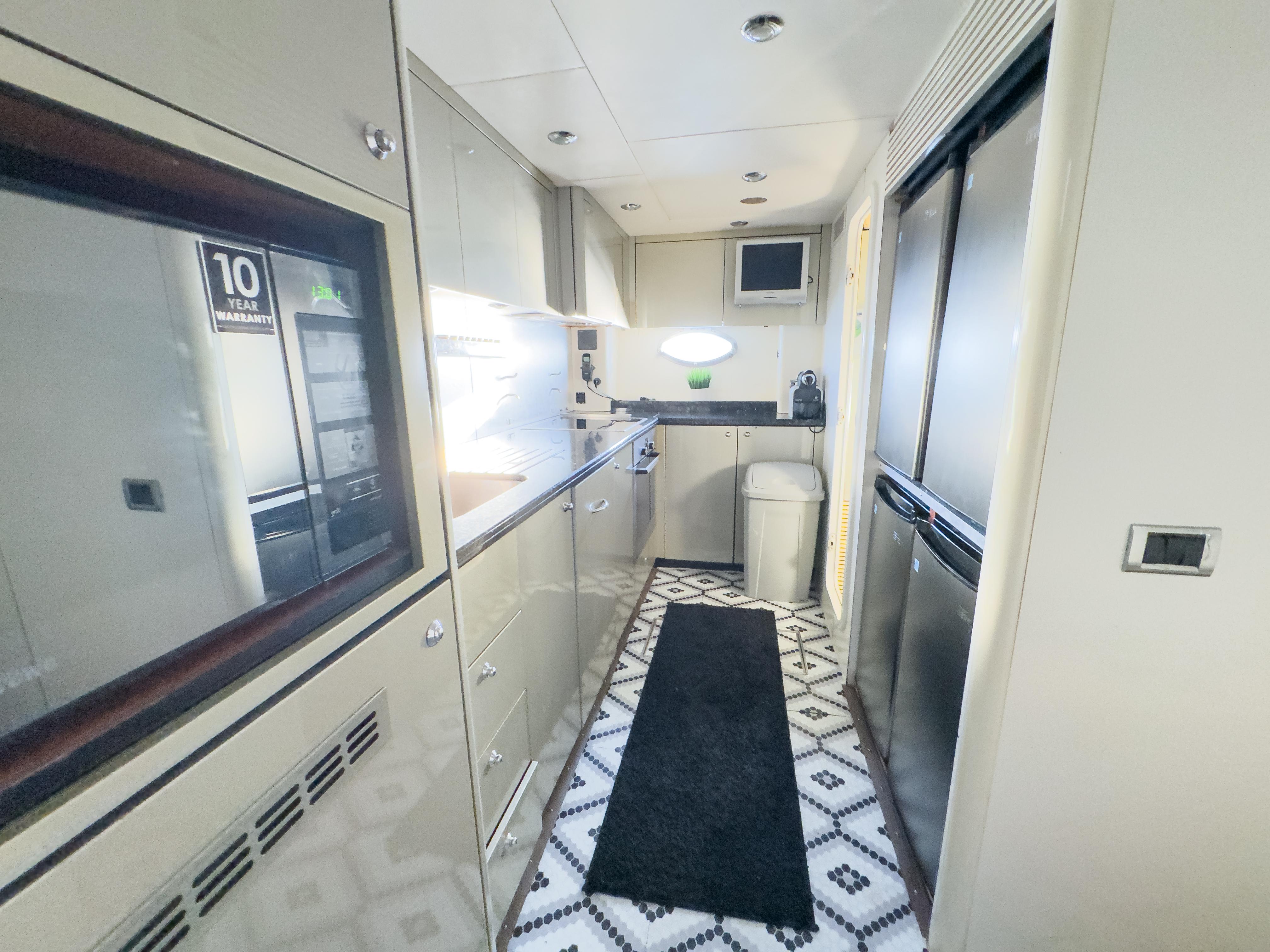 Sunseeker-Predator 82 2006-THE GAMBLER FL-US-9651031 | Thumbnail