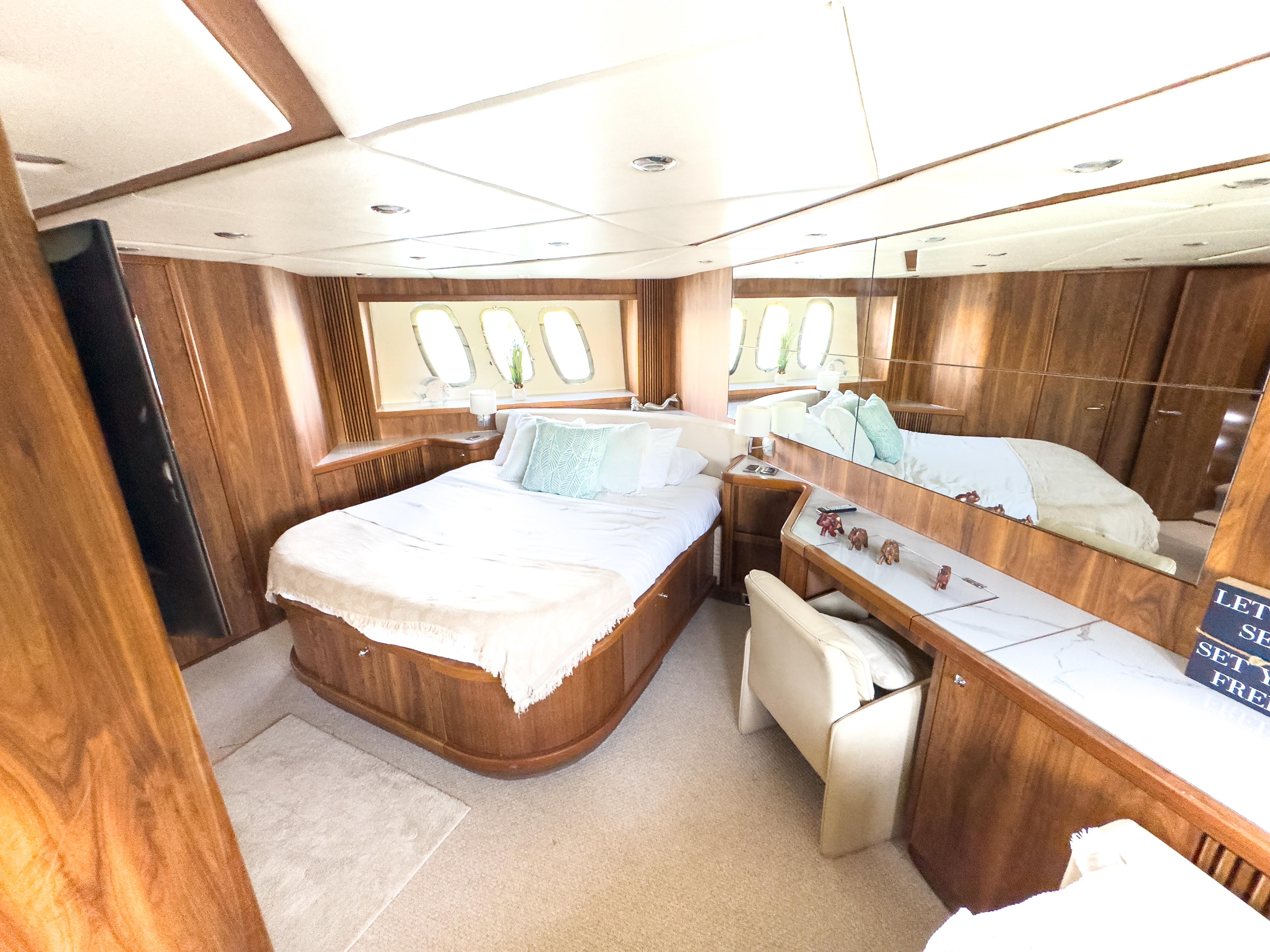 Sunseeker-Predator 82 2006-THE GAMBLER FL-US-9651031 | Thumbnail