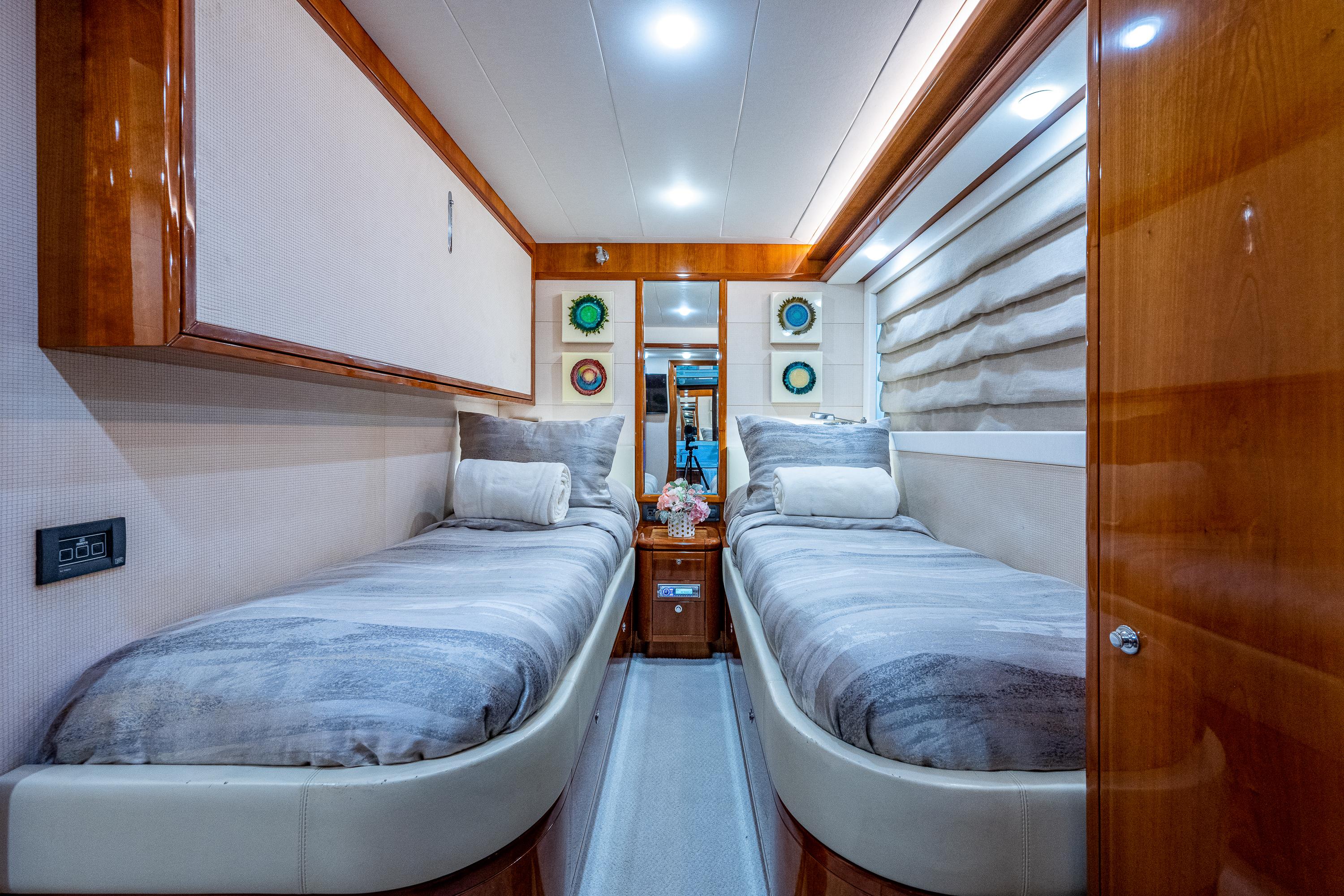 Ferretti Yachts-830 2006-La Bella Vita FL-US-9701035 | Thumbnail