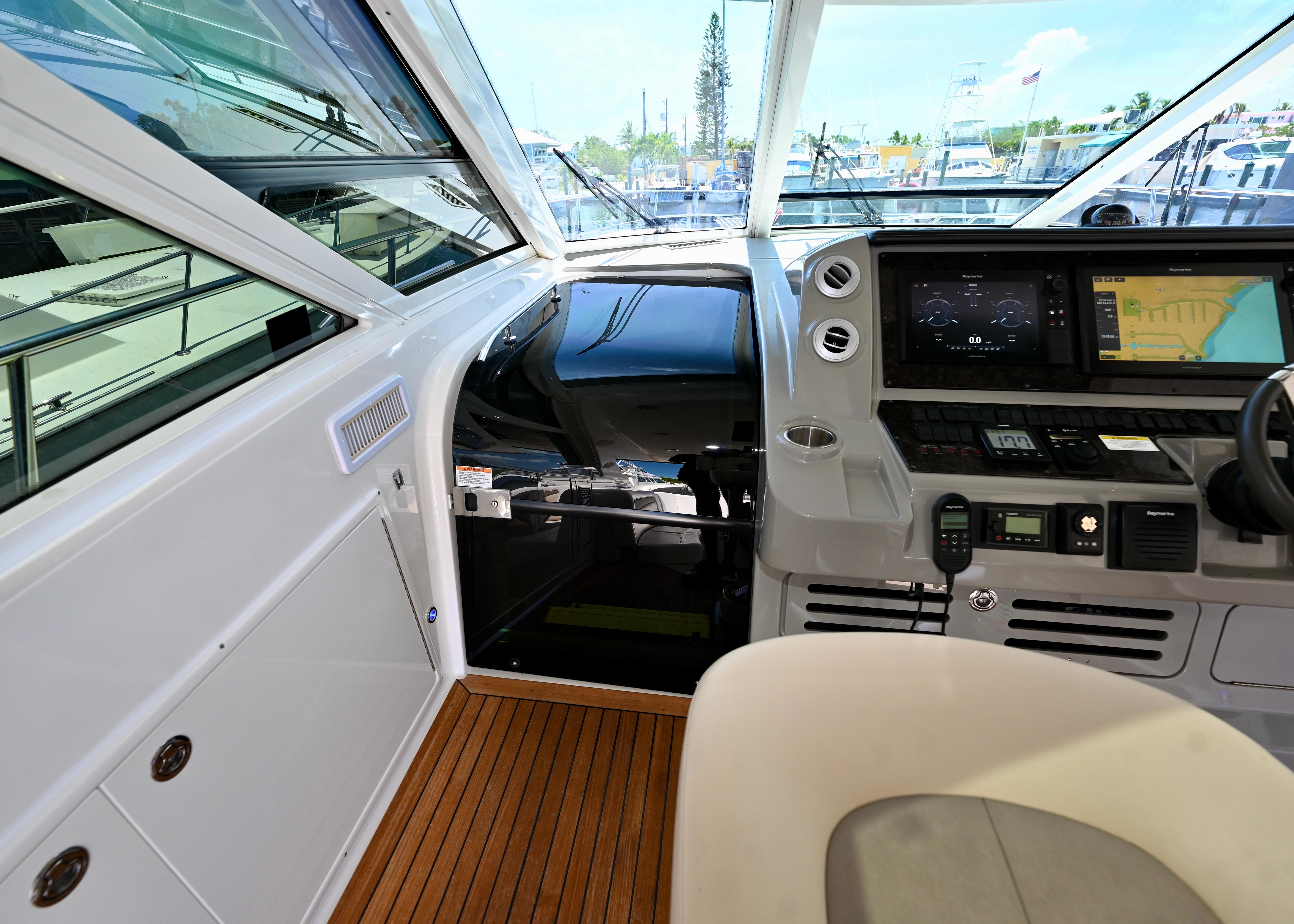 2012-sea-ray-540-sundancer-power-9781038-20250603083048346-1_XLARGE