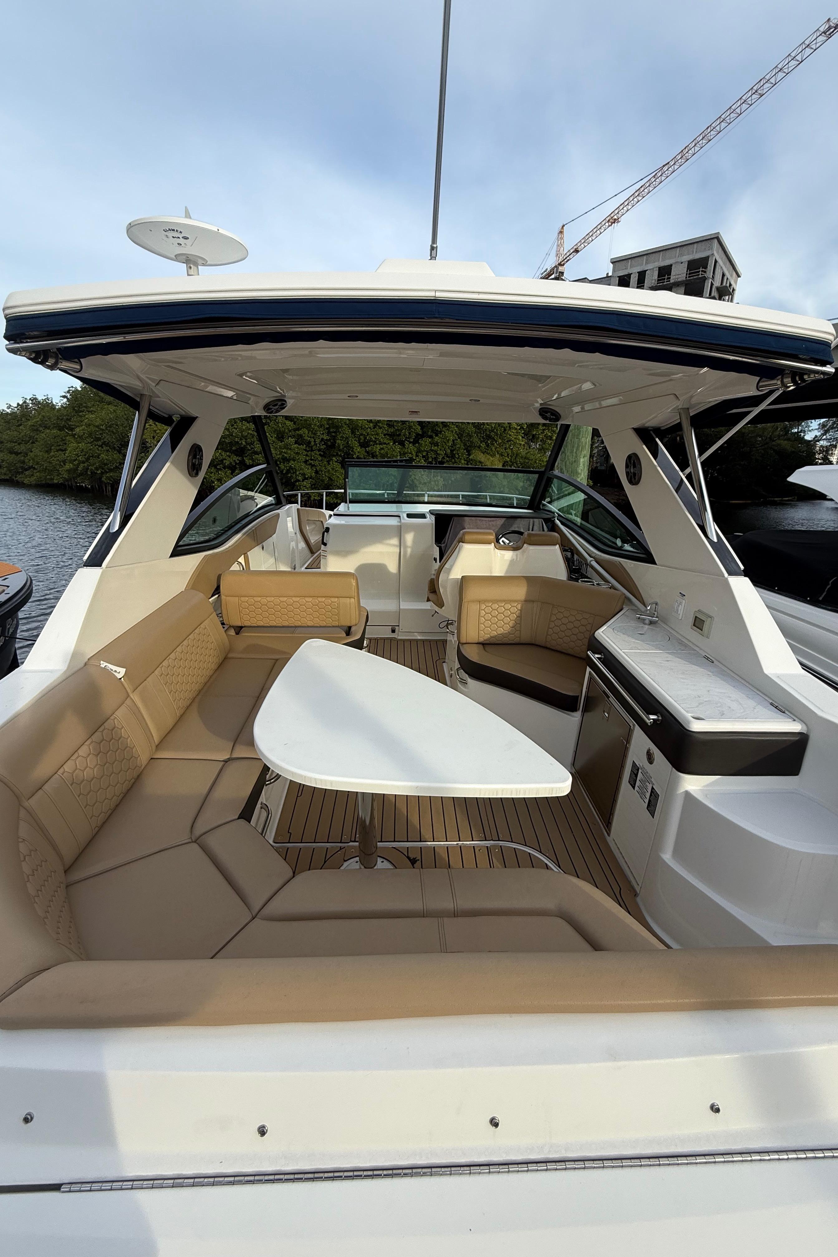 2021-sea-ray-sundancer-320-coupe-ob-power-9691040-20250223071504785-1_XLARGE