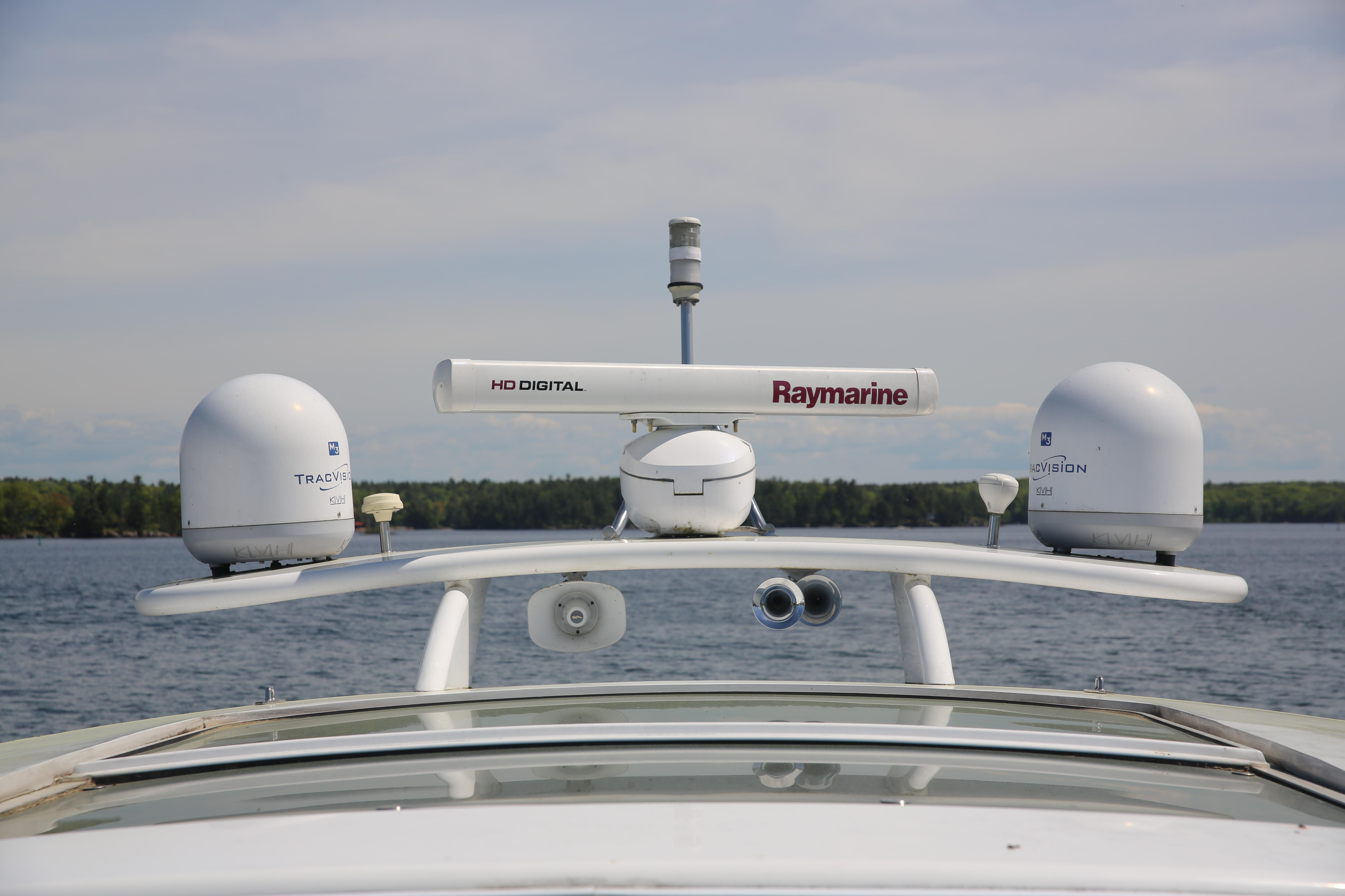 2008-cruisers-yachts-560-express-power-9831046-20250607095440573-1_XLARGE