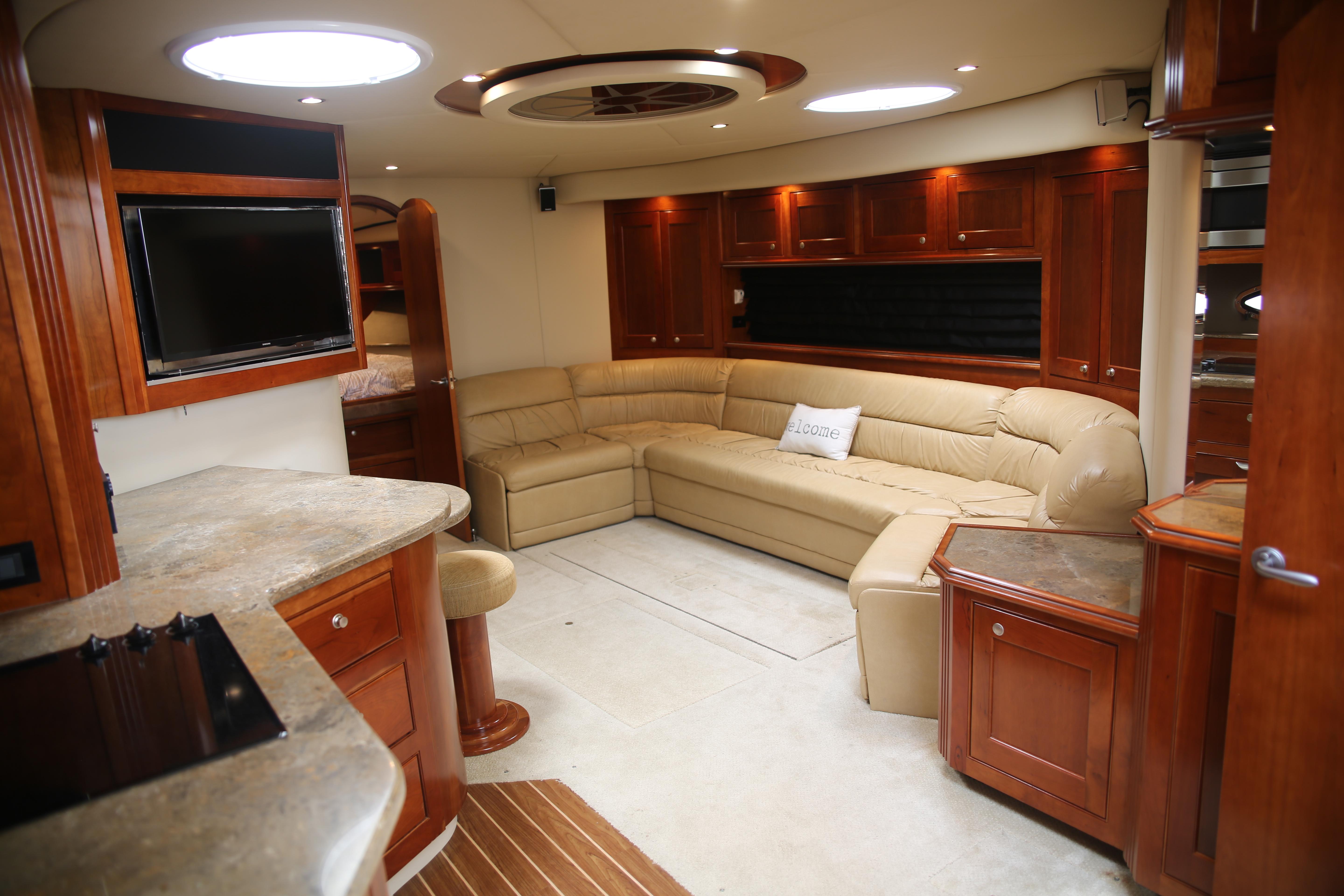 2008-cruisers-yachts-560-express-power-9831046-20250607095539287-1_XLARGE