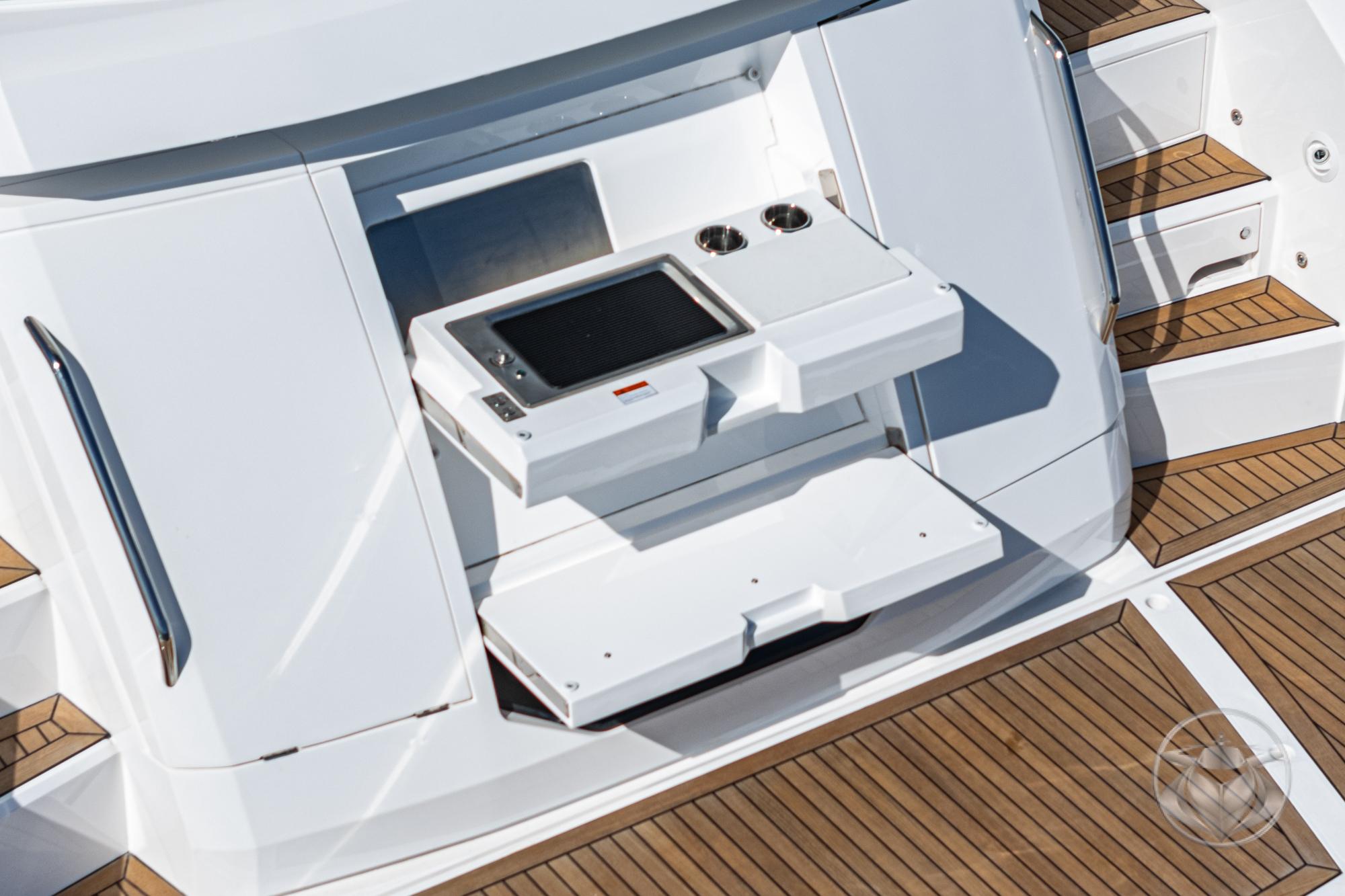 2025 Sunseeker Manhattan 55 #SS416 inventory image at Sun Country Marine Group, Newport Marina 2025 Sunseeker Manhattan 55 #SS416 inventory image at Sun Country Marine Group, Newport Marina