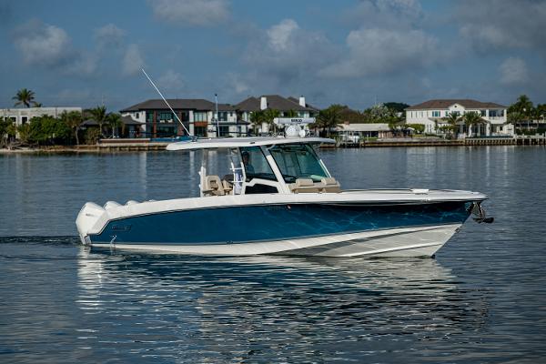 2024 Boston Whaler 380 Outrage