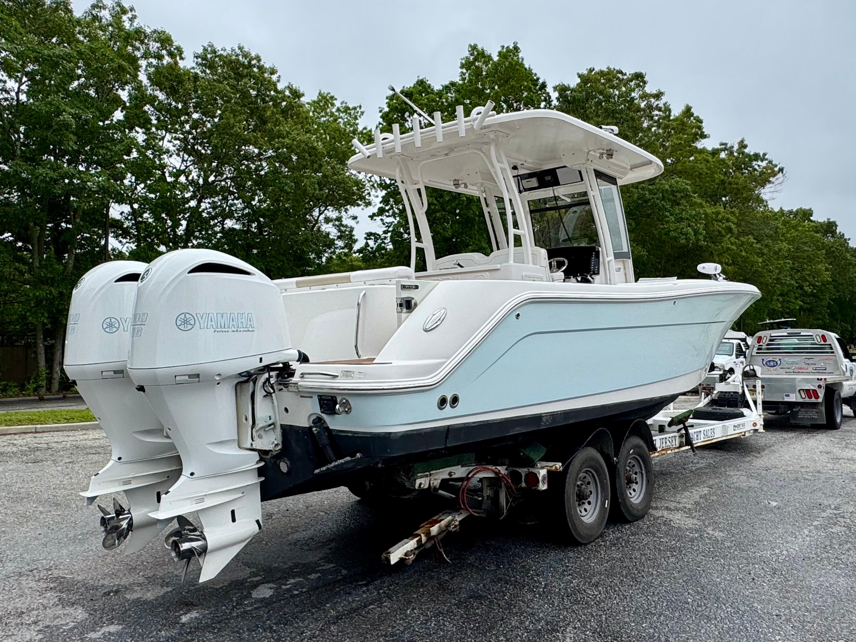 2018-robalo-r302-center-console-power-9661056-980097299-0-290520251205-1