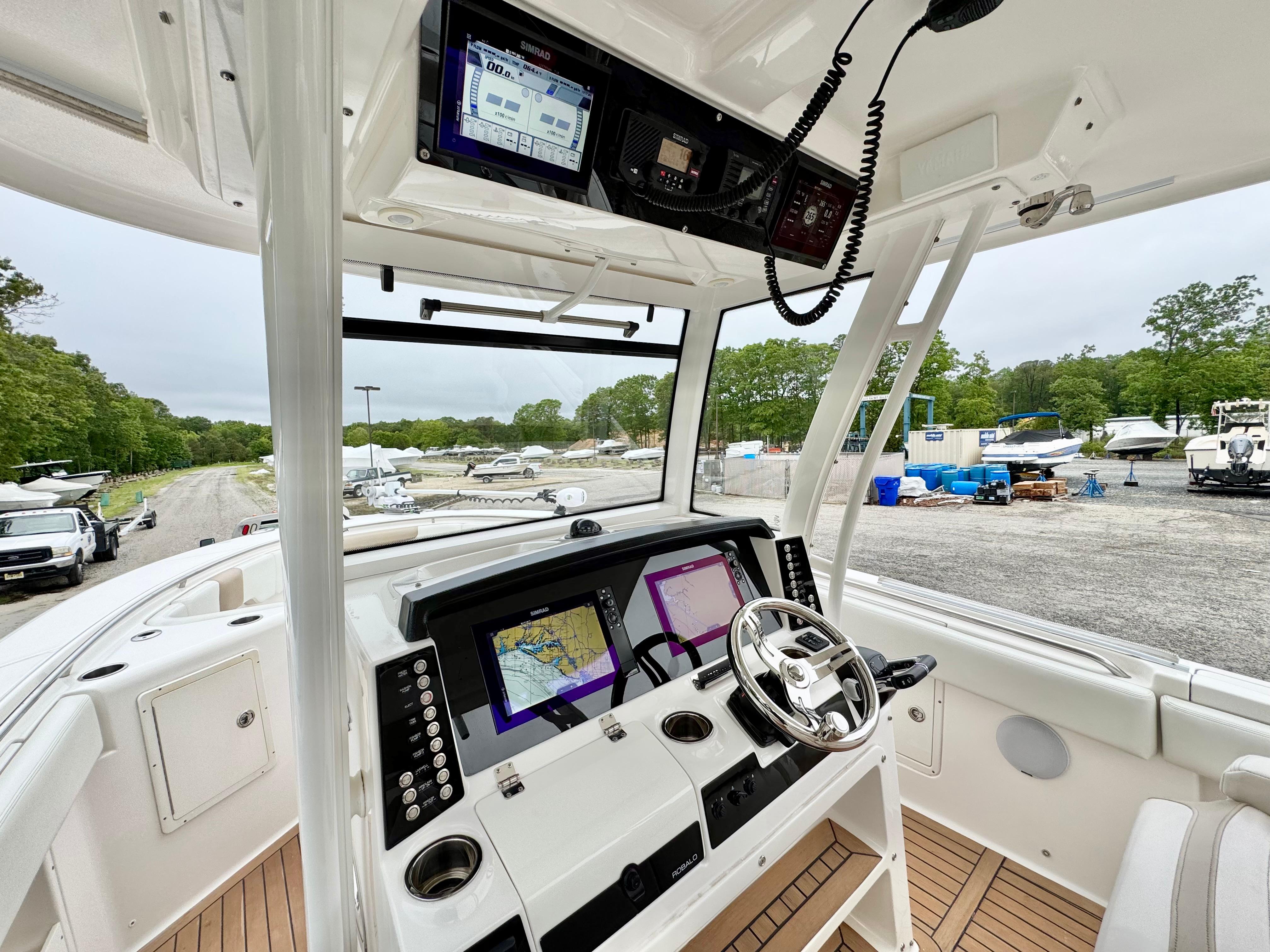 2018-robalo-r302-center-console-power-9661056-980097369-0-290520251205-4