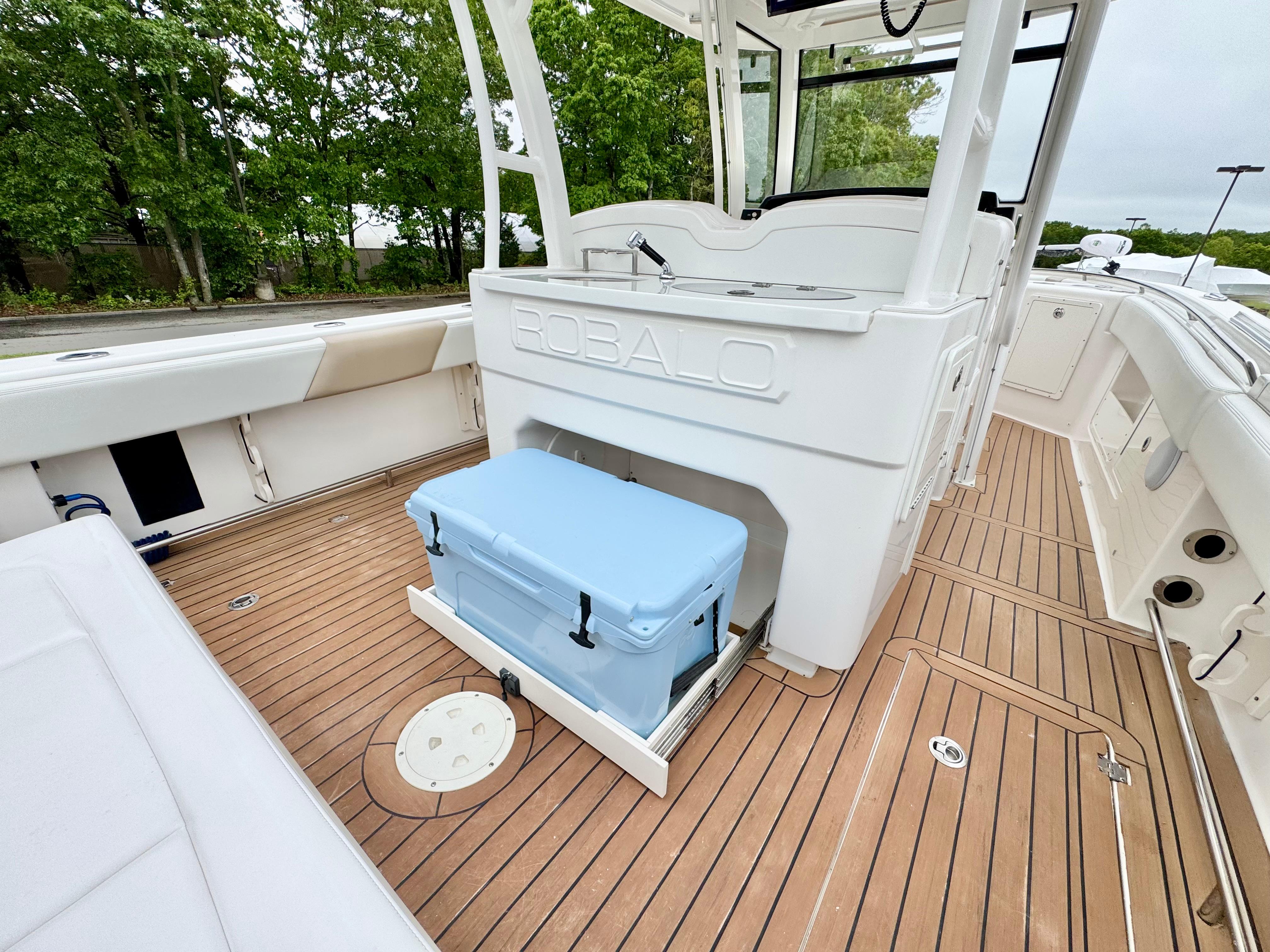 2018-robalo-r302-center-console-power-9661056-980097432-0-290520251207-19