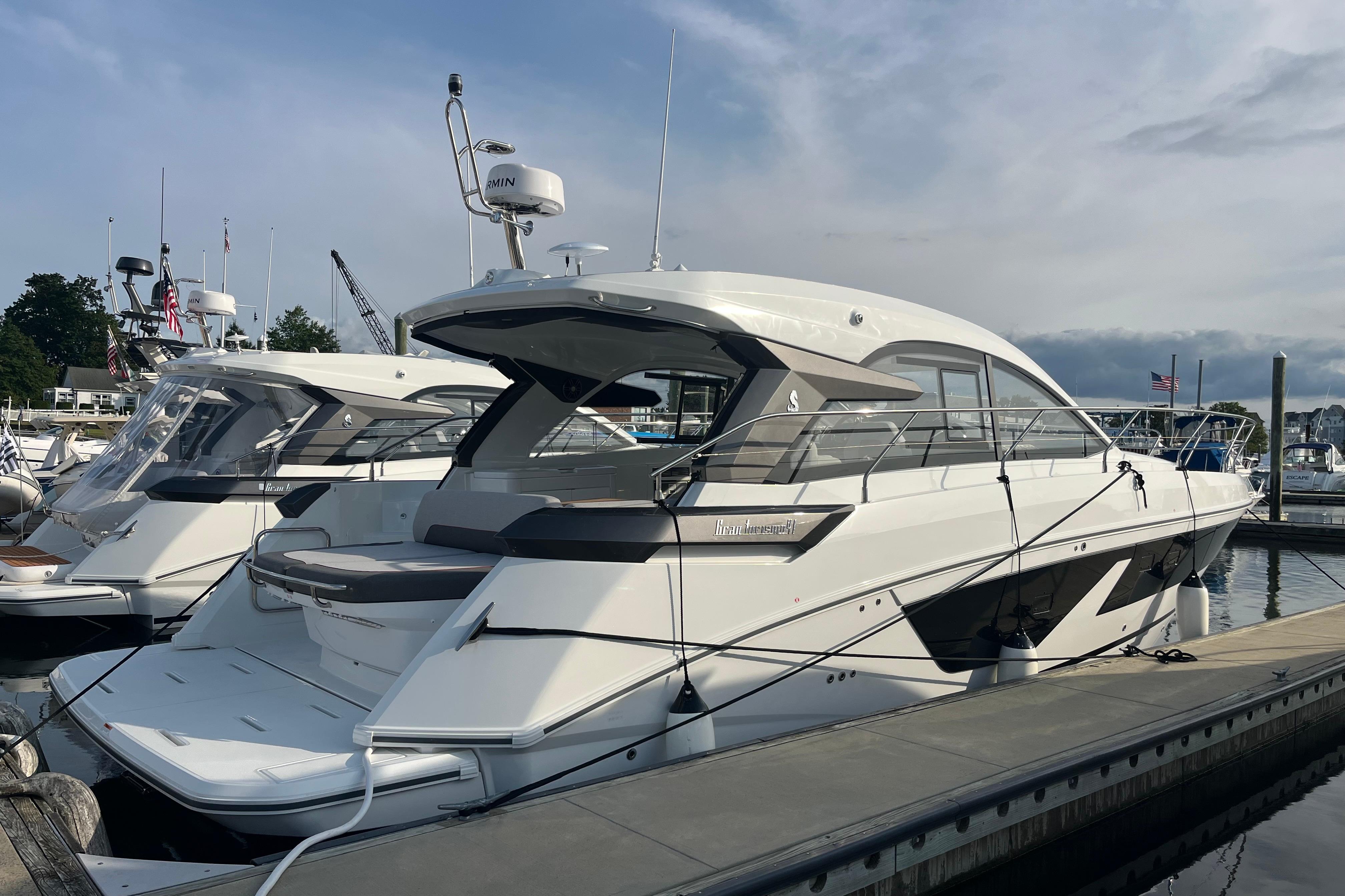 Yacht Photos Pics