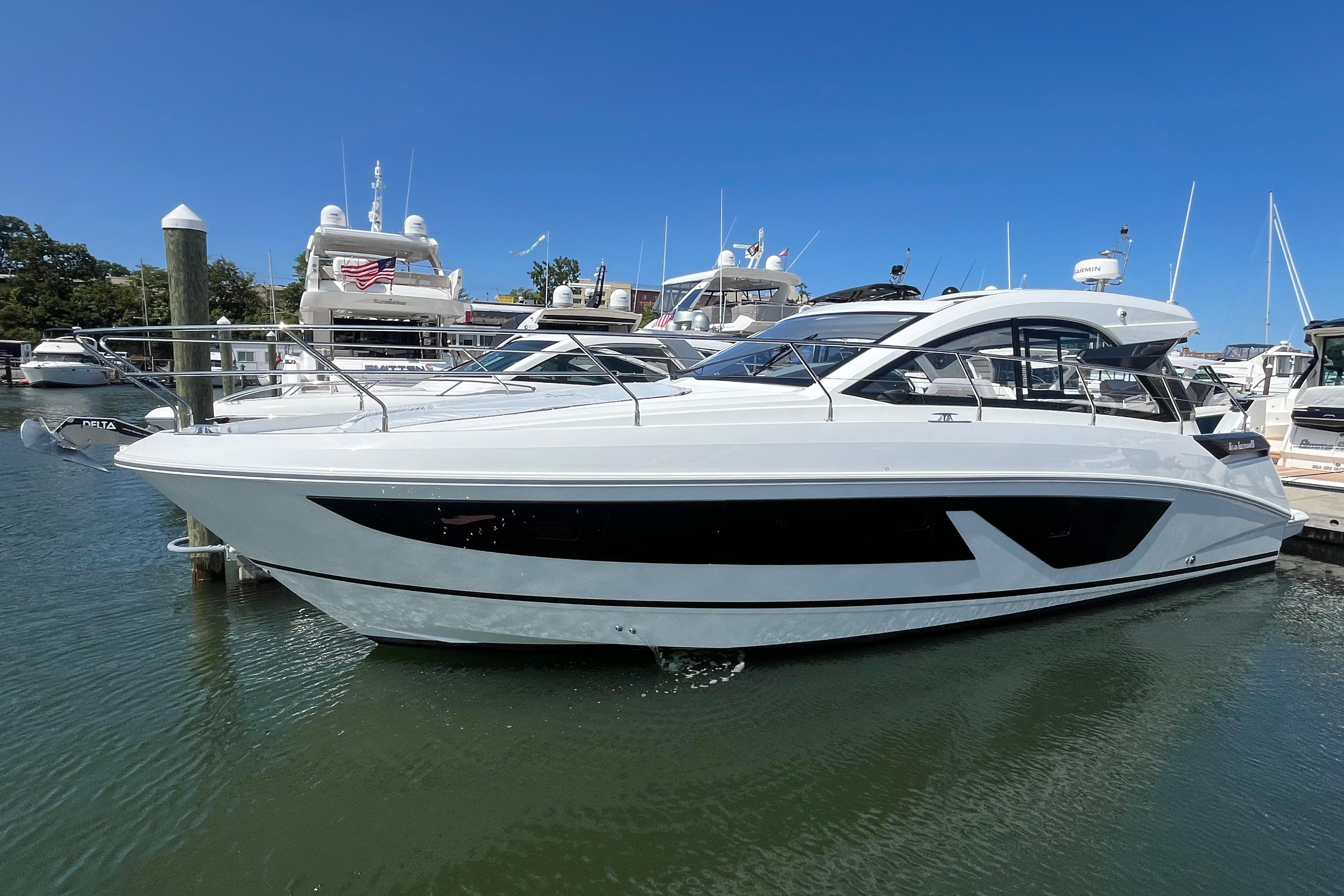 Yacht Photos Pics