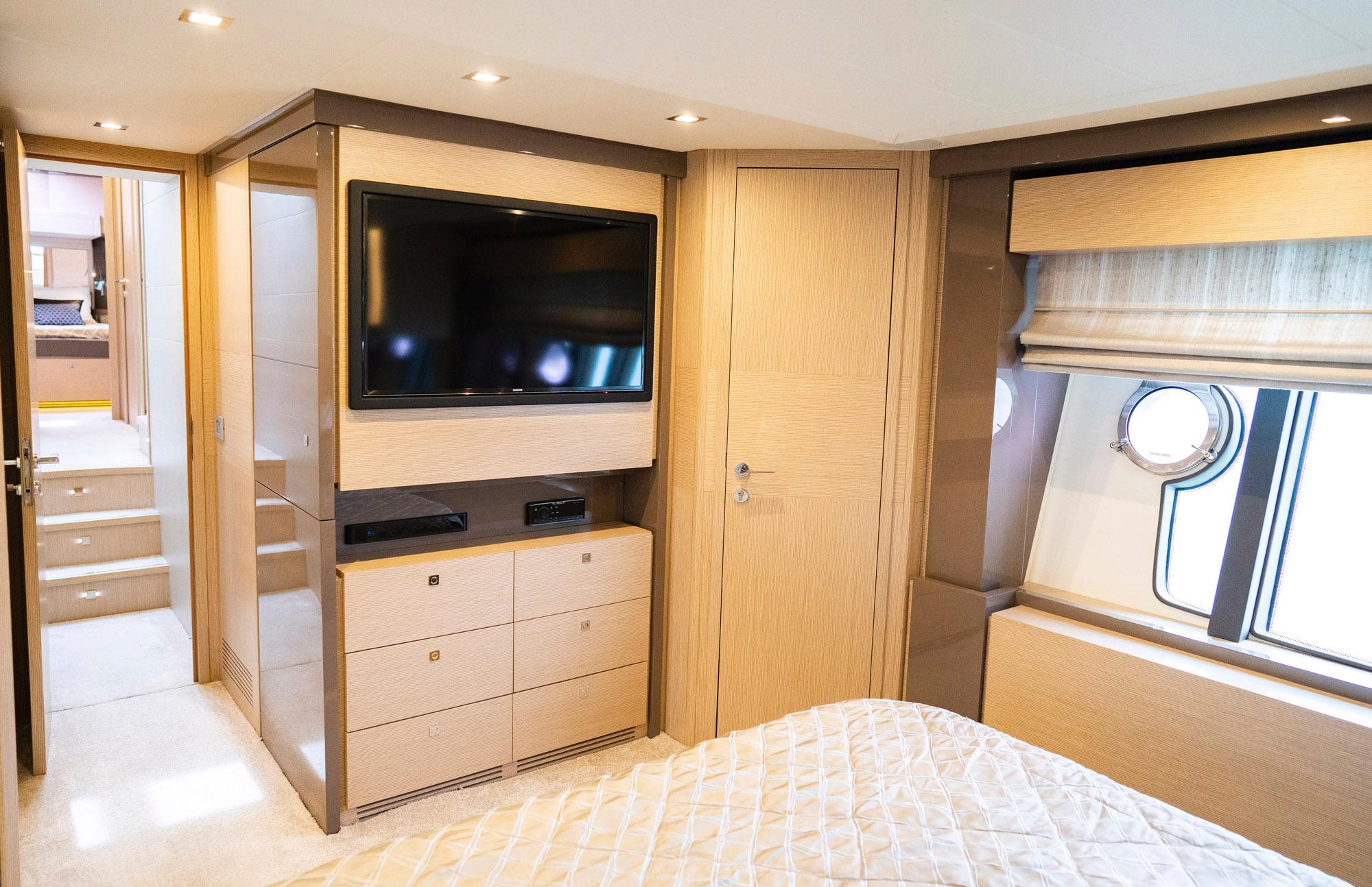 Ferretti Yachts-750 2016-KUDU FL-US-8811006 | Thumbnail