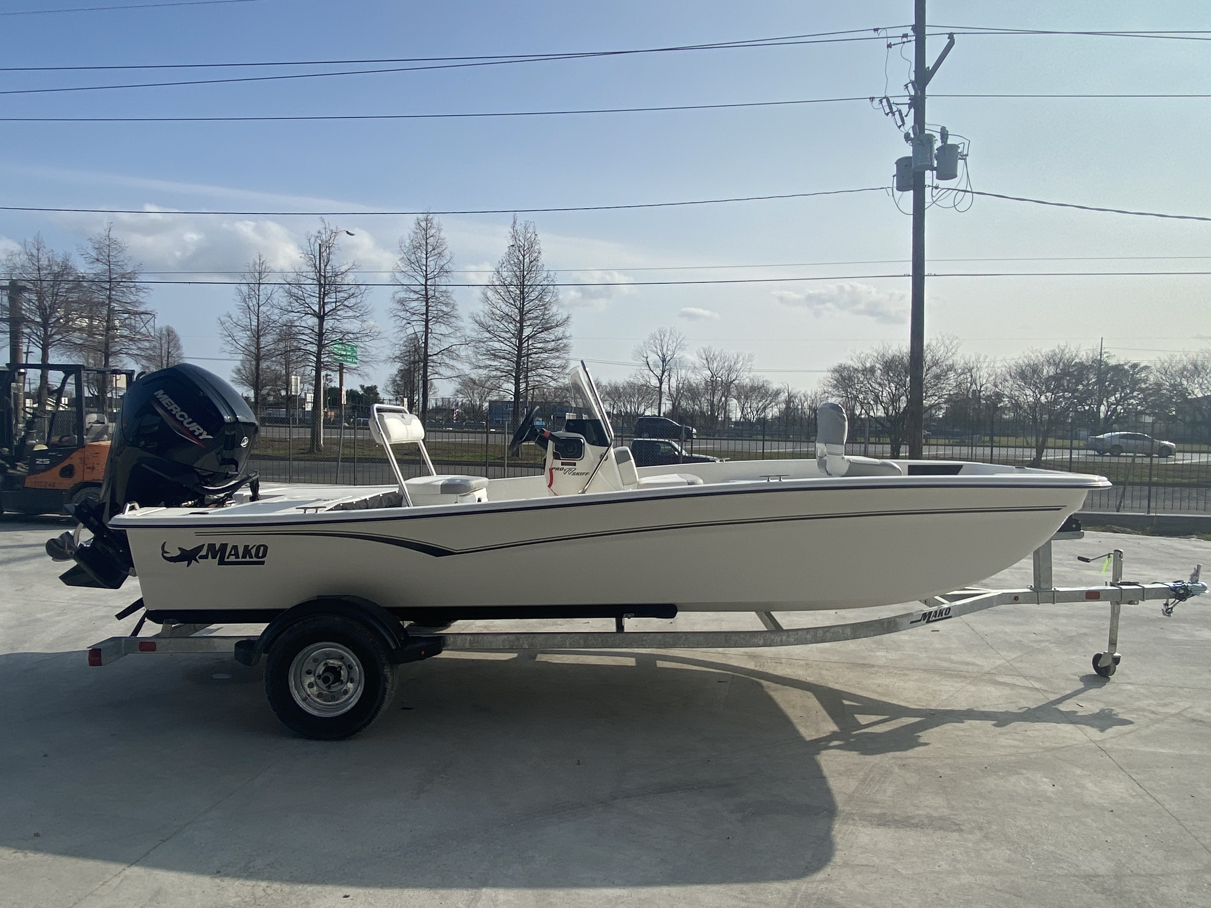 2021 Mako boat for sale, model of the boat is Pro Skiff 17 & Image # 6 of 9