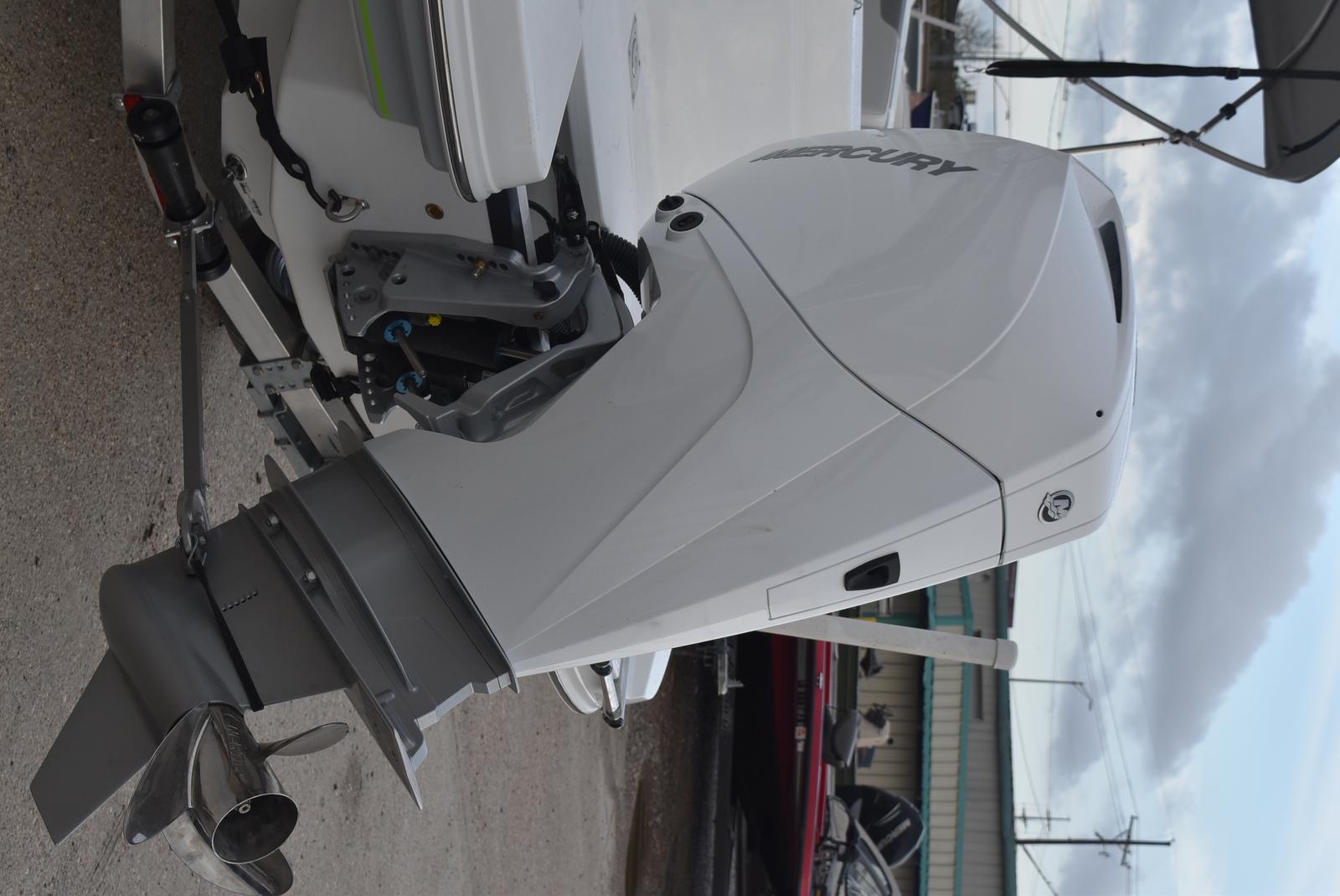 2021 Tahoe boat for sale, model of the boat is 2150cc & Image # 7 of 17