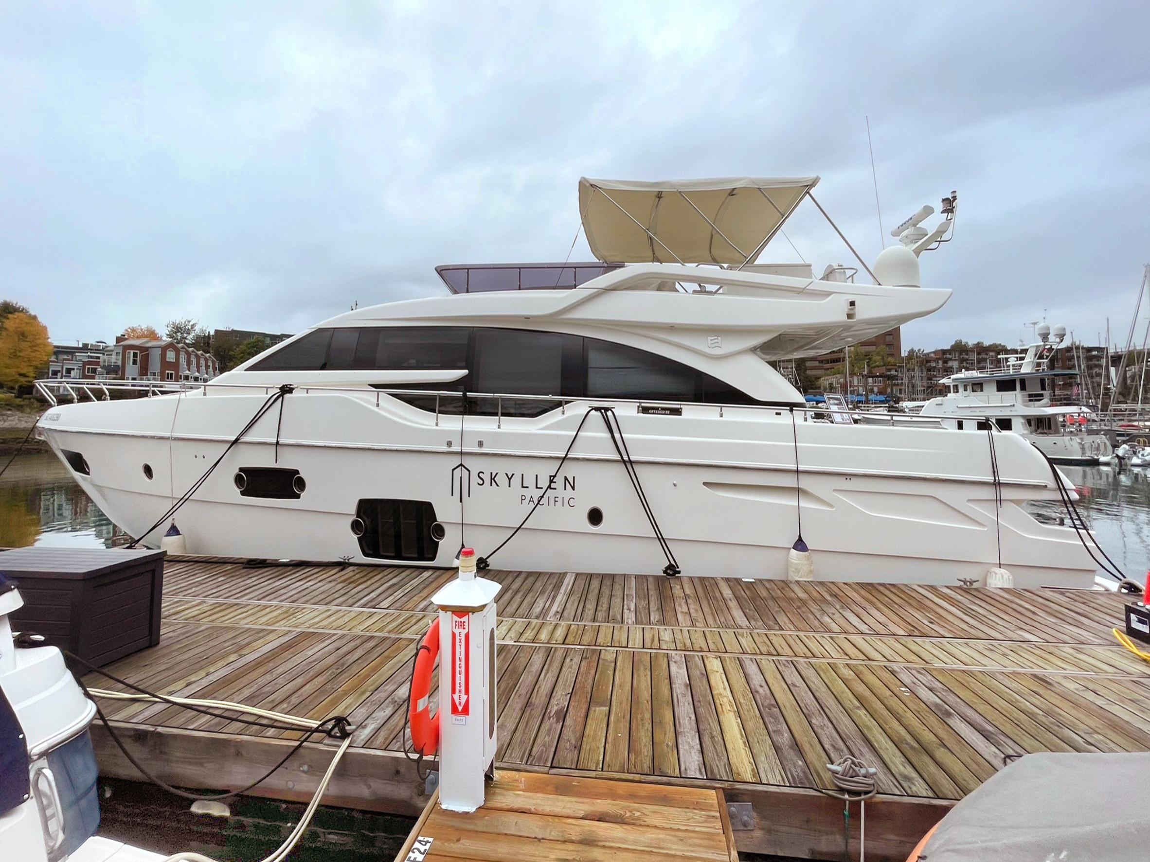 69.17′ Ferretti Yachts 2014