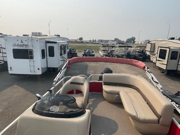 2017 Sun Tracker boat for sale, model of the boat is Party Barge 18 DLX & Image # 4 of 9