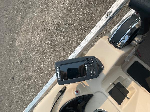 2017 Sun Tracker boat for sale, model of the boat is Party Barge 18 DLX & Image # 6 of 9