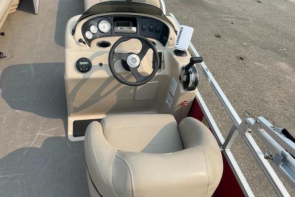 2017 Sun Tracker boat for sale, model of the boat is Party Barge 18 DLX & Image # 9 of 9