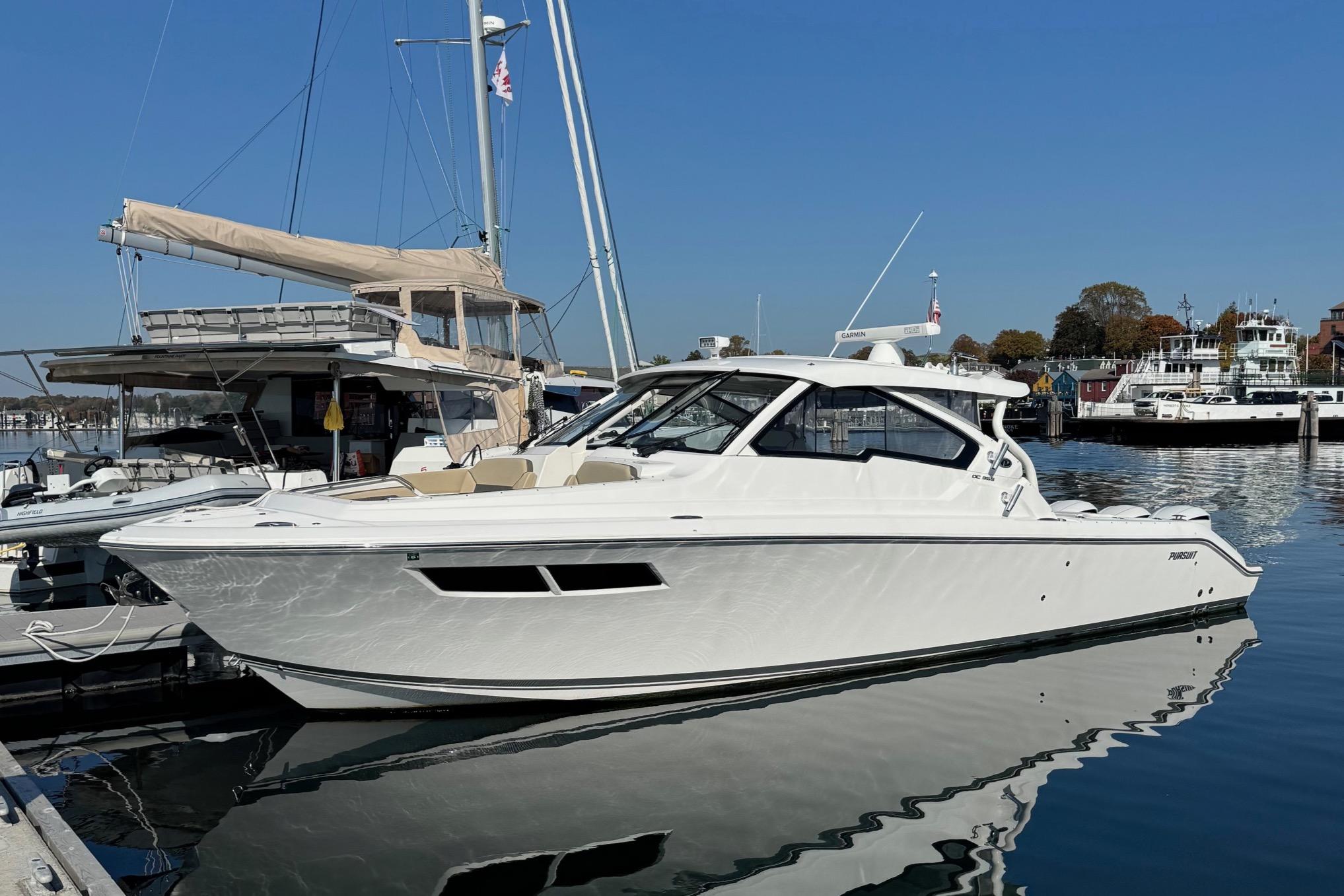2019 Pursuit DC 365 Dual Console0
