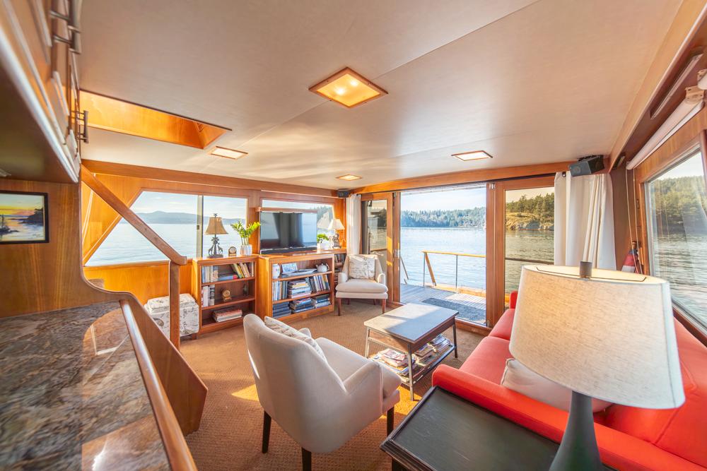 Ocean Alexander-Cockpit M/Y 1986-Take Chances WA-US-Luxurious interior of 1986 Ocean Alexander Cockpit M/Y yacht with scenic water views.-9621089 | Thumbnail