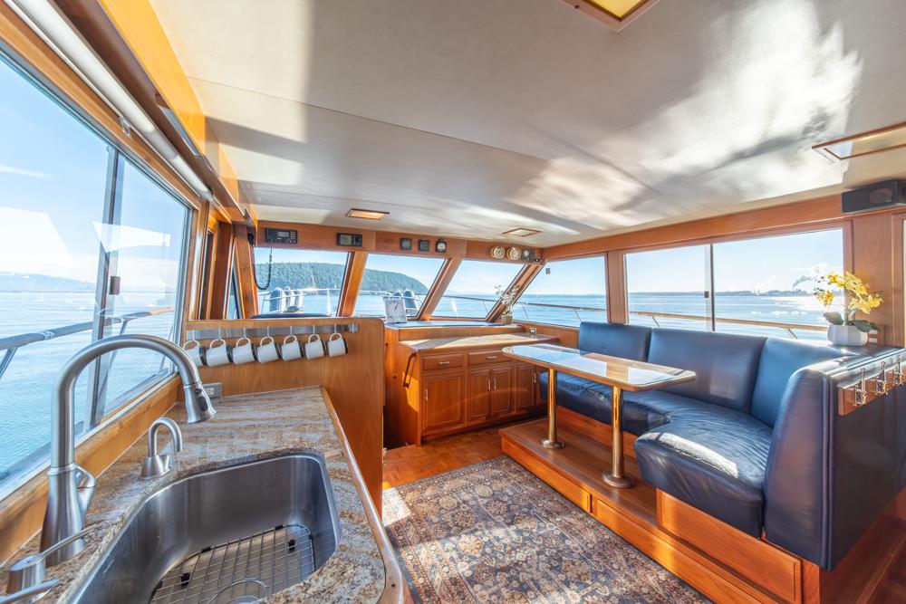Ocean Alexander-Cockpit M/Y 1986-Take Chances WA-US-Luxurious interior of 1986 Ocean Alexander Cockpit M/Y yacht with panoramic windows and elegant seating.-9621089 | Thumbnail
