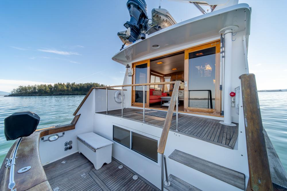 Ocean Alexander-Cockpit M/Y 1986-Take Chances WA-US-1986 Ocean Alexander Cockpit M/Y yacht with open deck and scenic water view.-9621089 | Thumbnail