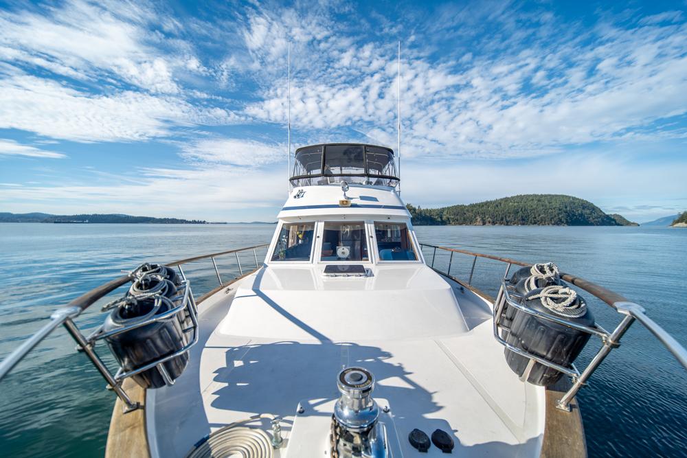 Ocean Alexander-Cockpit M/Y 1986-Take Chances WA-US-Ocean Alexander 1986 Cockpit M/Y yacht cruising on serene waters under a blue sky.-9621089 | Thumbnail
