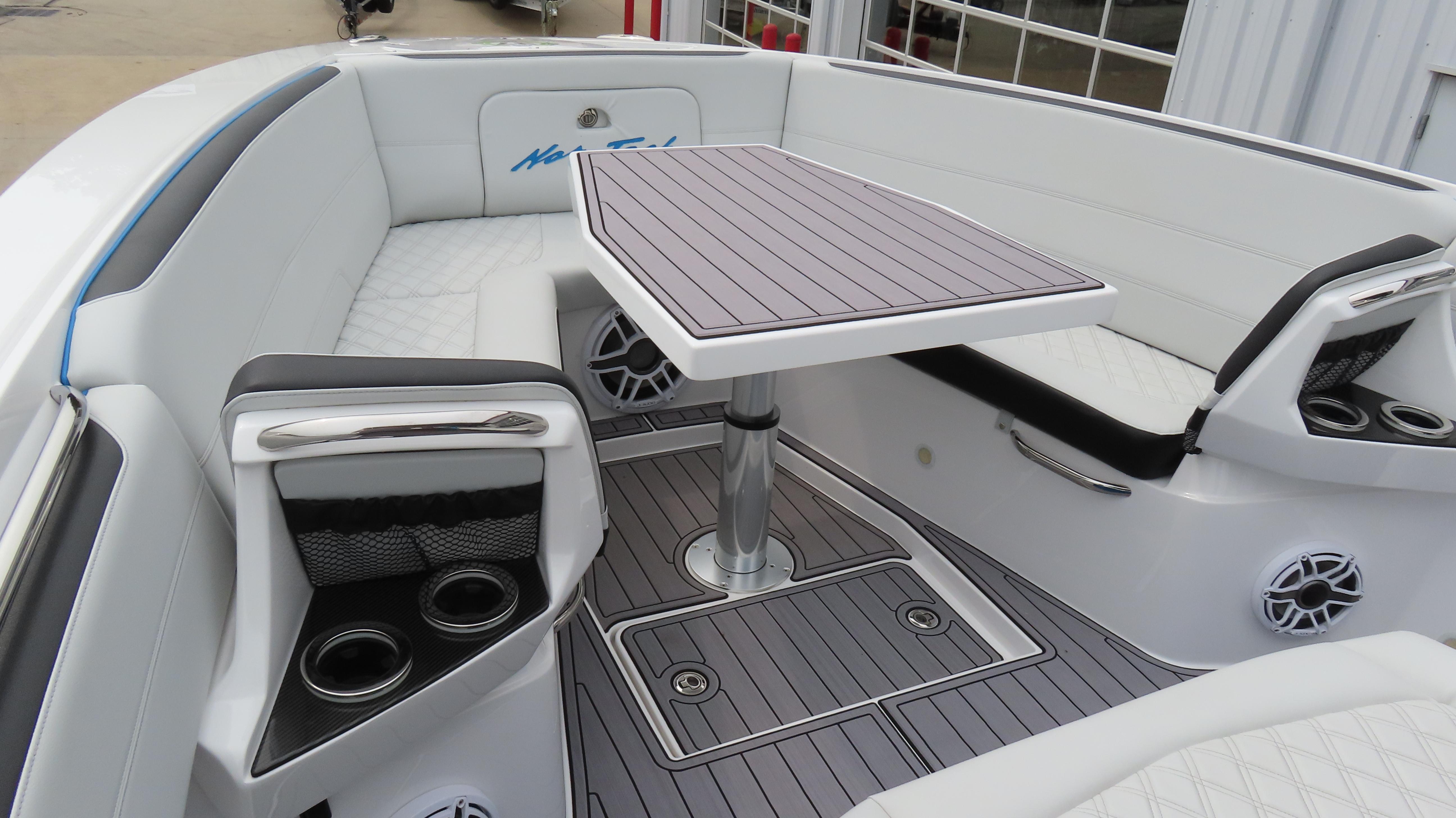 2023-nor-tech-390-sport-center-console-power-9551092-20240917123701783-1_XLARGE