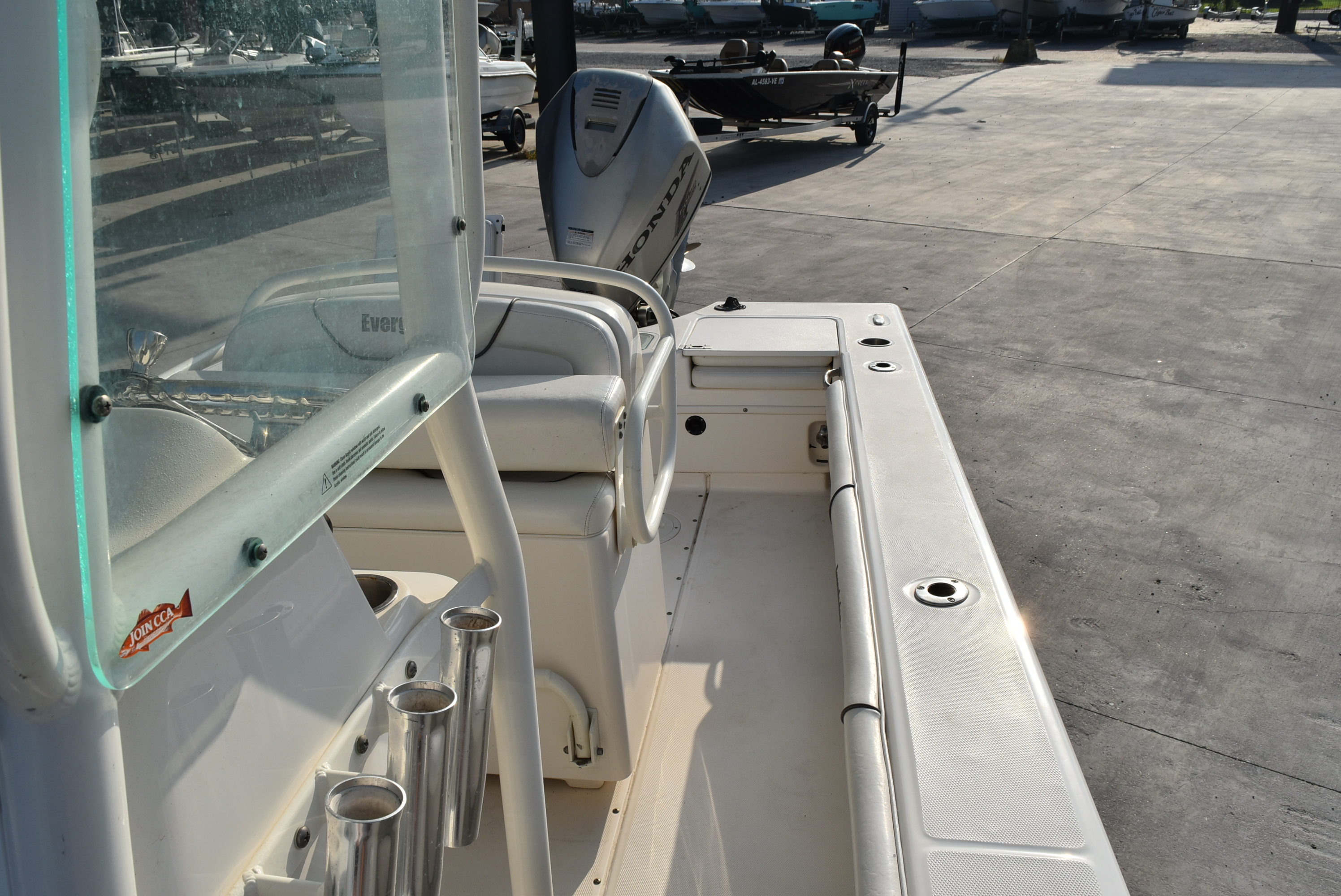 2007 Everglades boat for sale, model of the boat is 243 CC & Image # 4 of 15