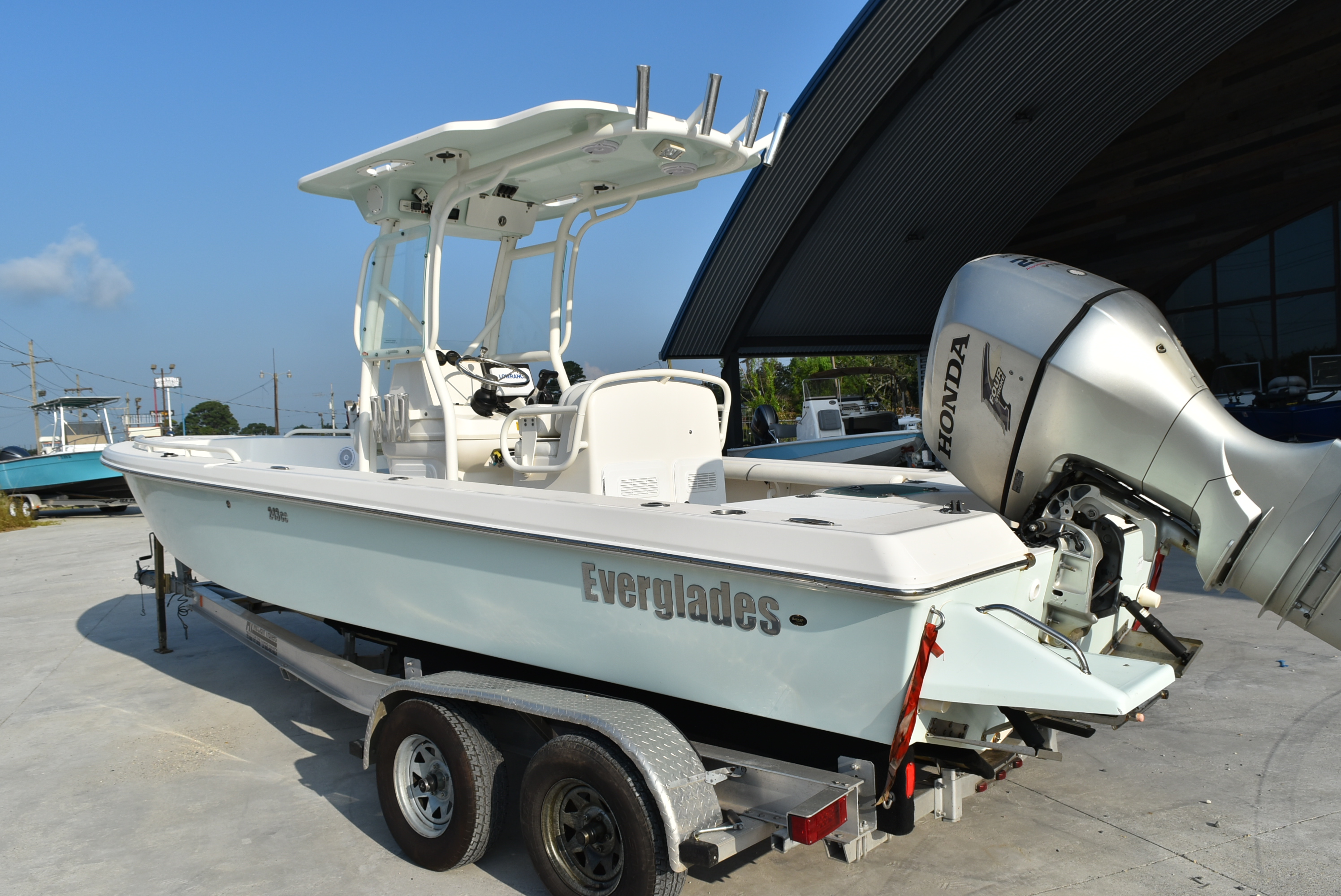2007 Everglades boat for sale, model of the boat is 243 CC & Image # 11 of 15