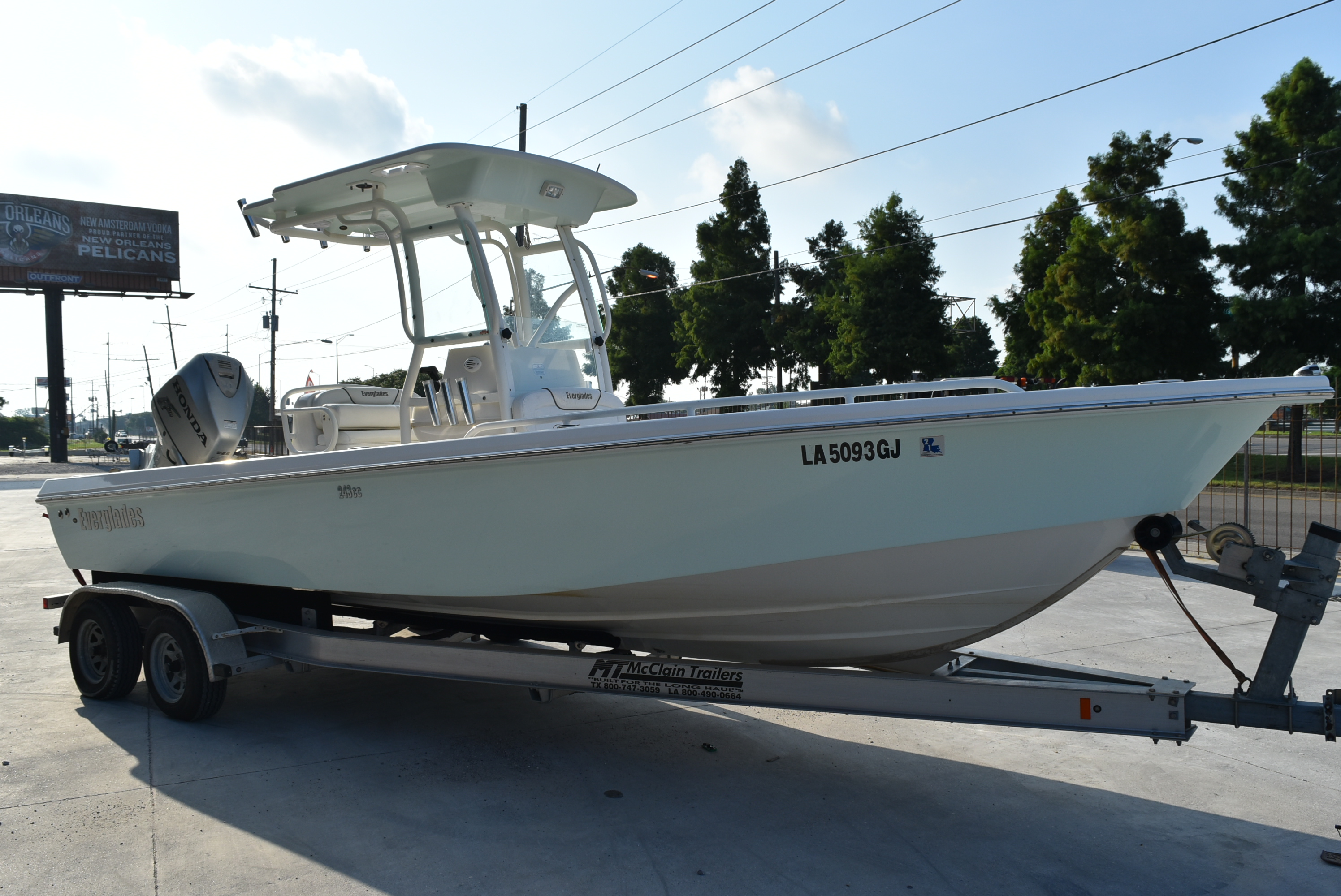 2007 Everglades boat for sale, model of the boat is 243 CC & Image # 12 of 15