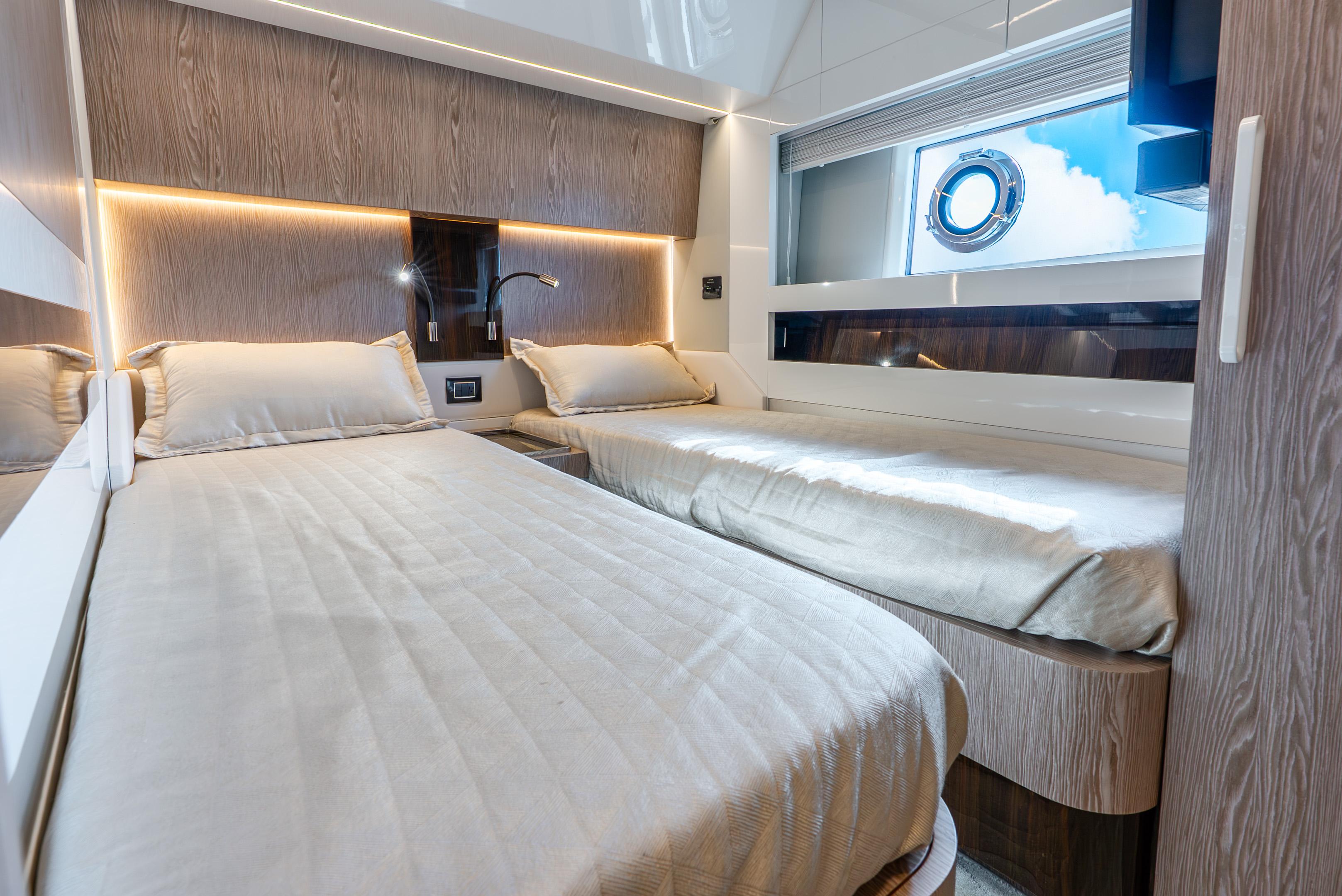 2019-azimut-s7-power-9801099-20250616144951691-1_XLARGE