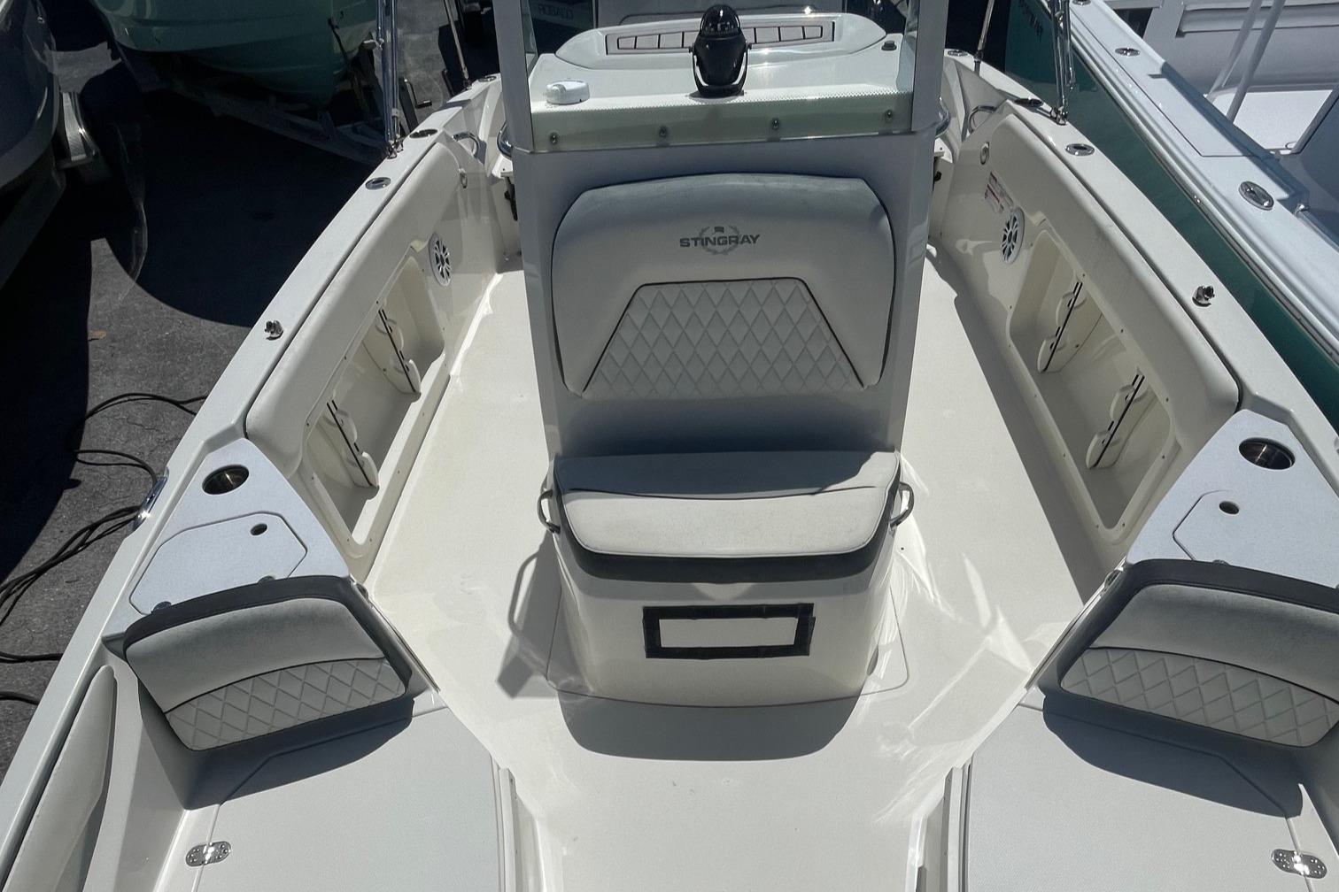 2020 Stingray 206 CC-7