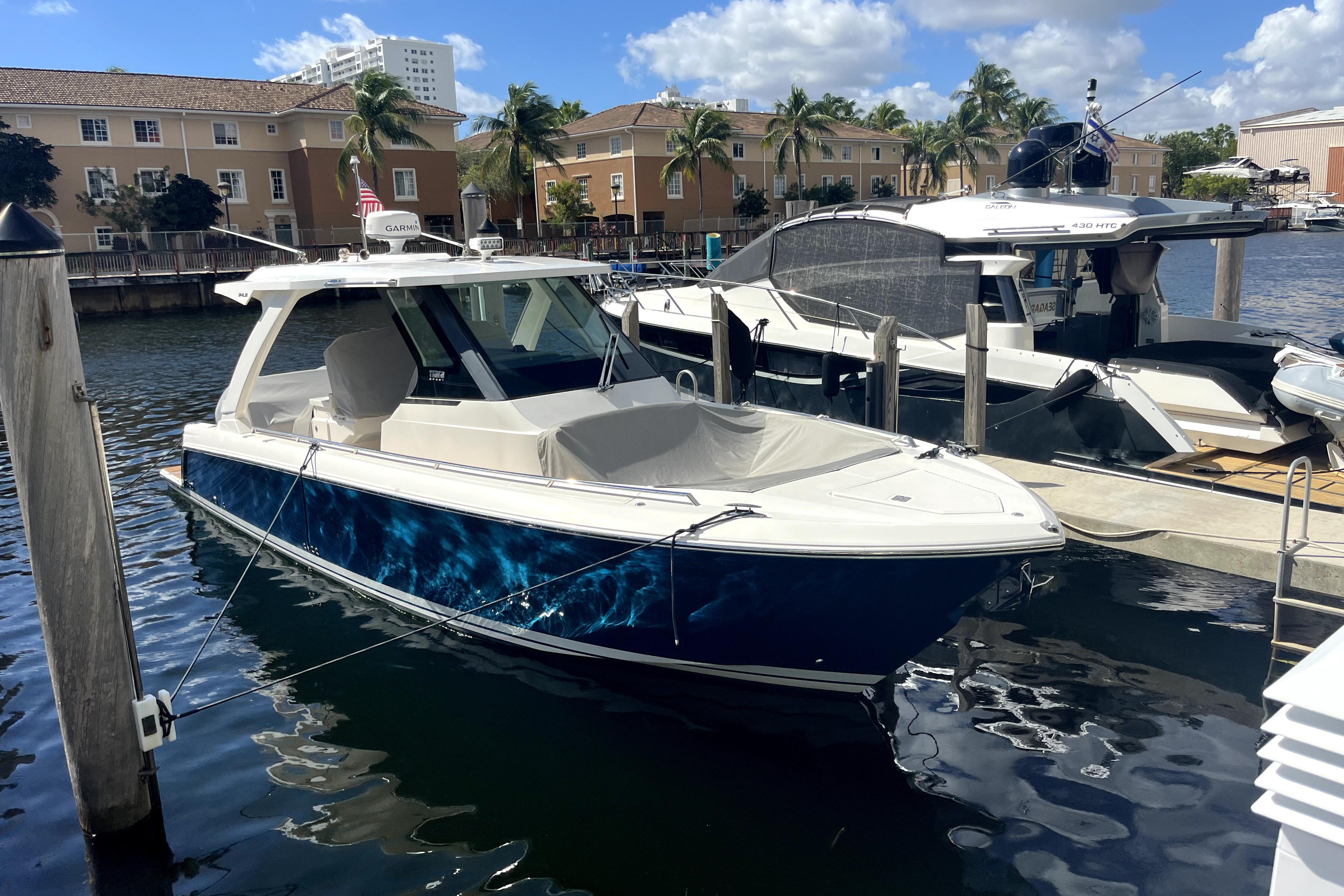 Tiara Yachts 34 LS