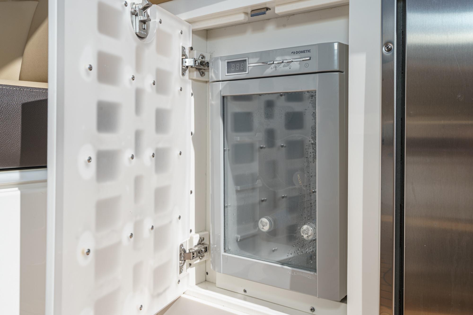 2023 Sea Ray SLX 400 Outboard #TBMB1313LLC inventory image at Sun Country Marine Group, Newport Beach